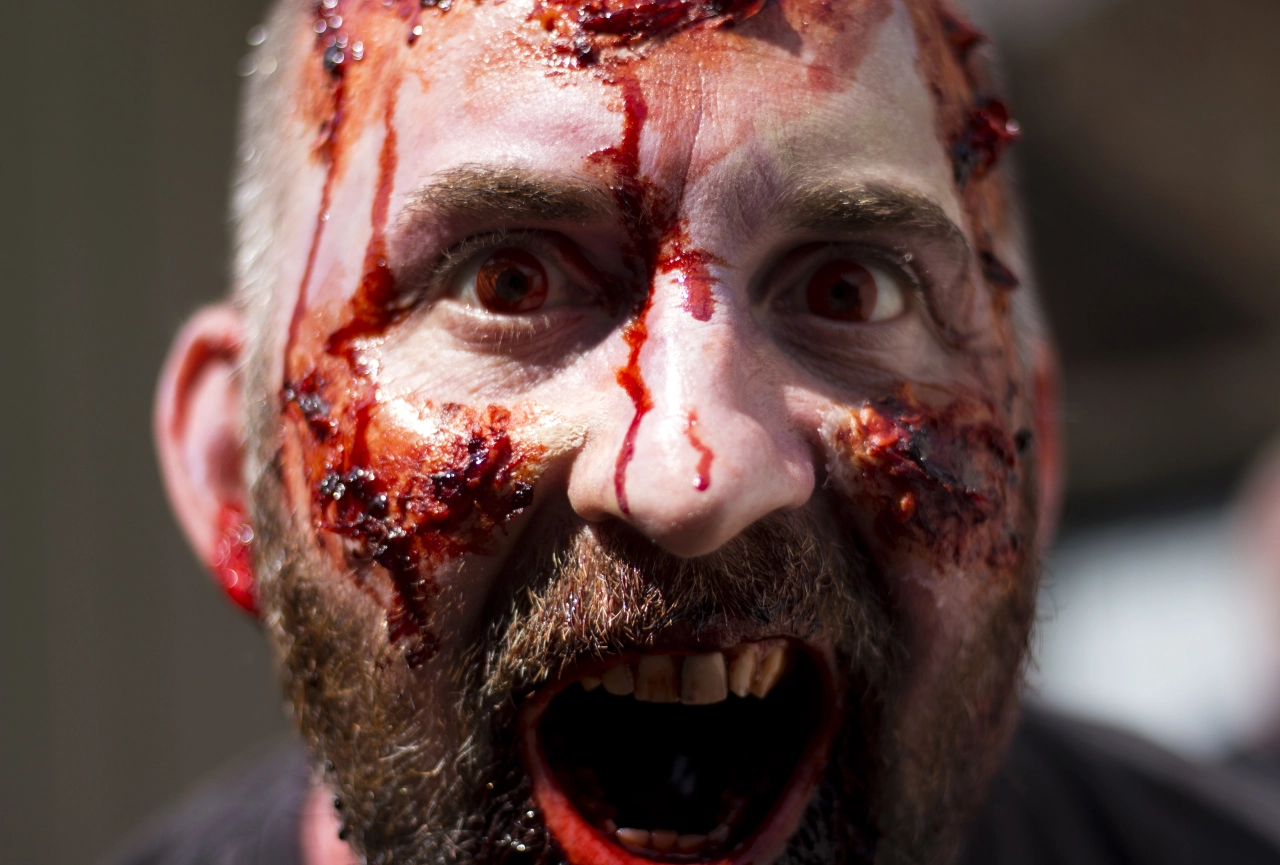 Nick Lamming (zombie) © Zomblogalypse . Photography by The Tailored Photo Co.
