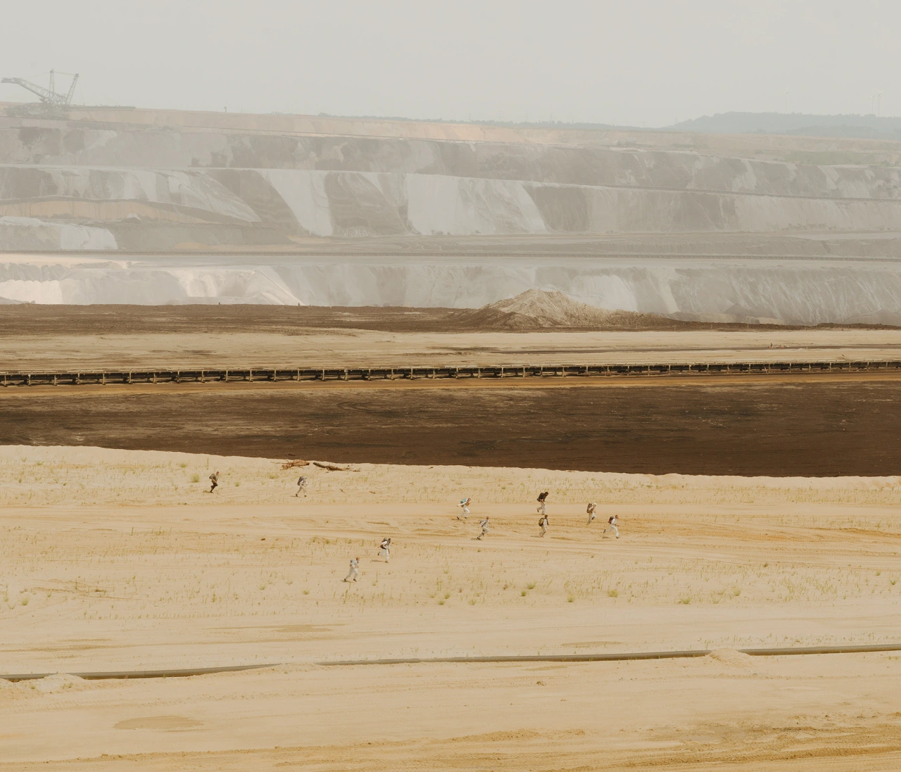 Ende Gelände, Protesters Storm RWE’s Garzweiler Mine, North Rhine-Westphalia, Germany, 2019 © Dan Wilton