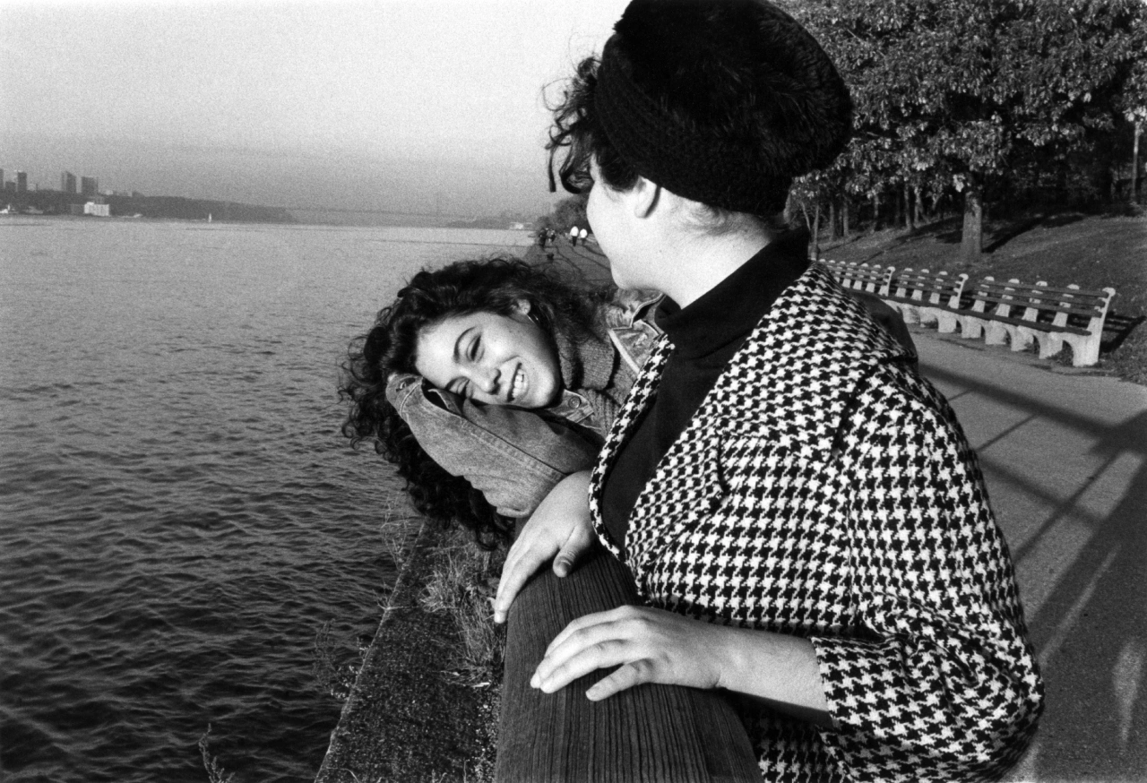 Jen and Molly 1985 © Karen Marshall from 'Between Girls'