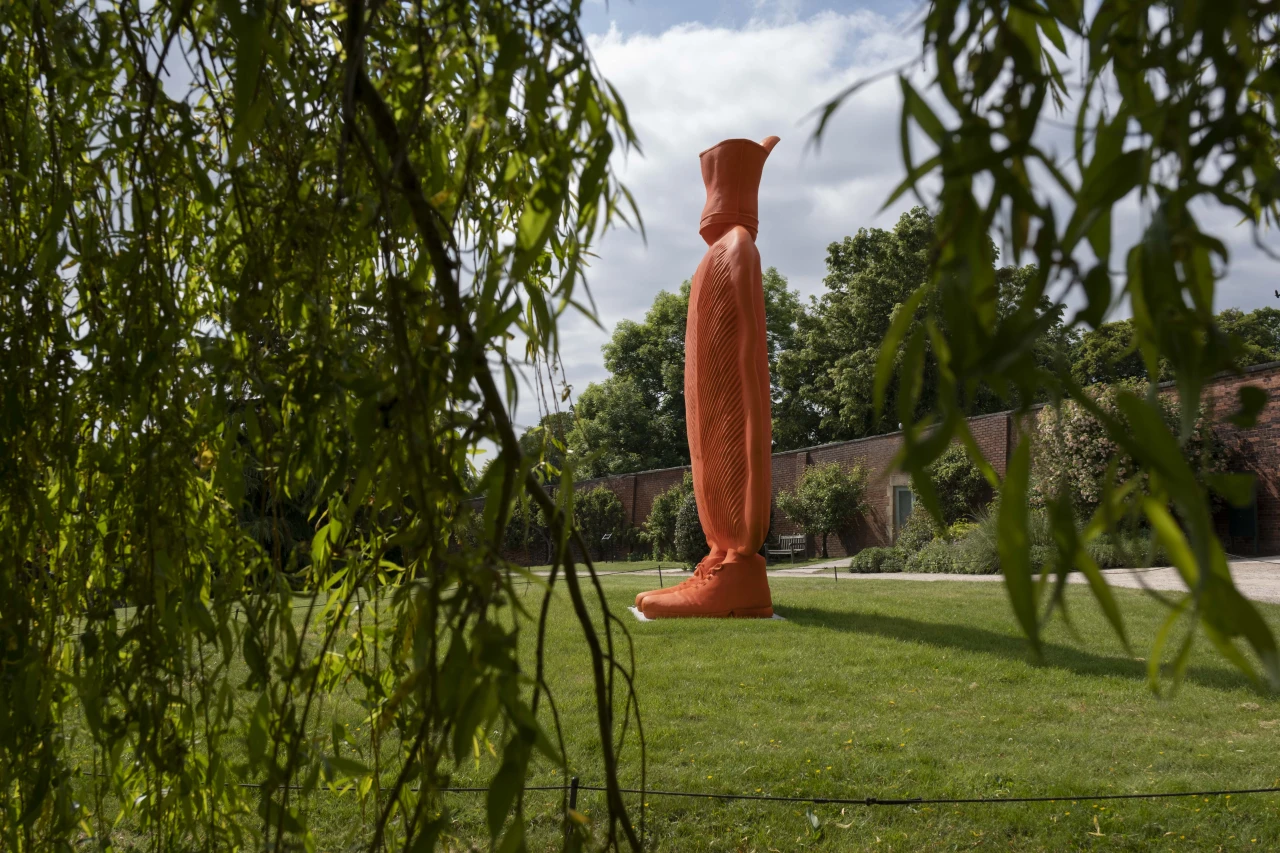© Erwin Wurm