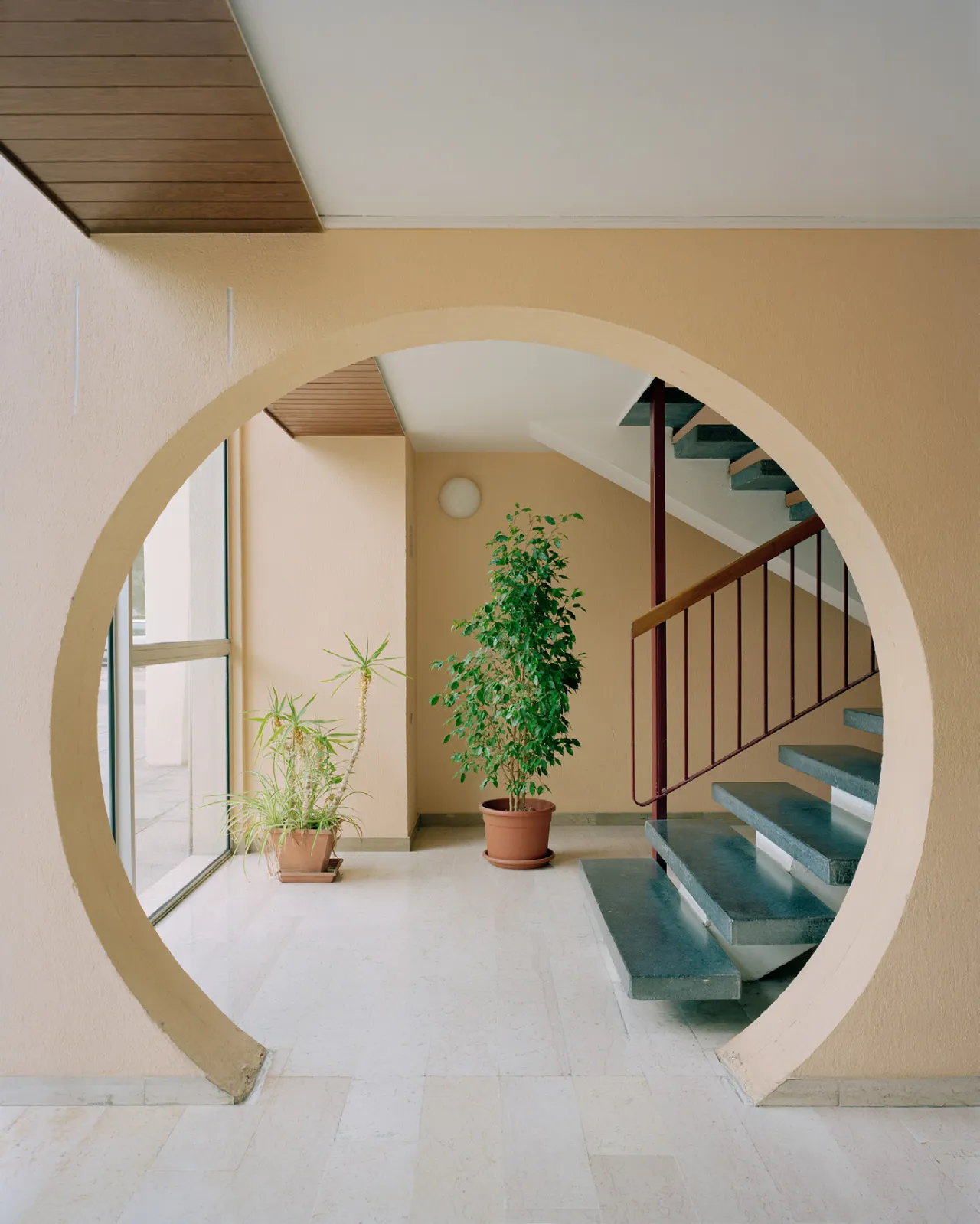Hall d’entrée Japonais Le Delta – La Grande Motte – 2019© Charly Broyez and Laurent Kronental. Architect: Jean Balladur