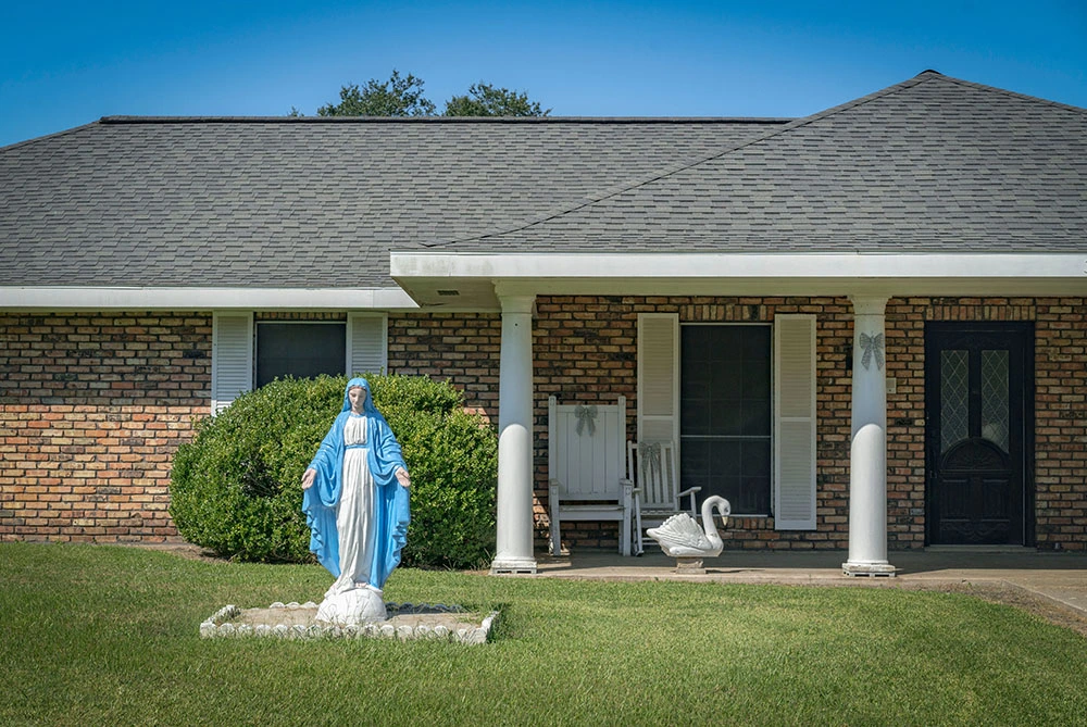 Acceptance, United States © Diana Karklin / Schilt Publishing