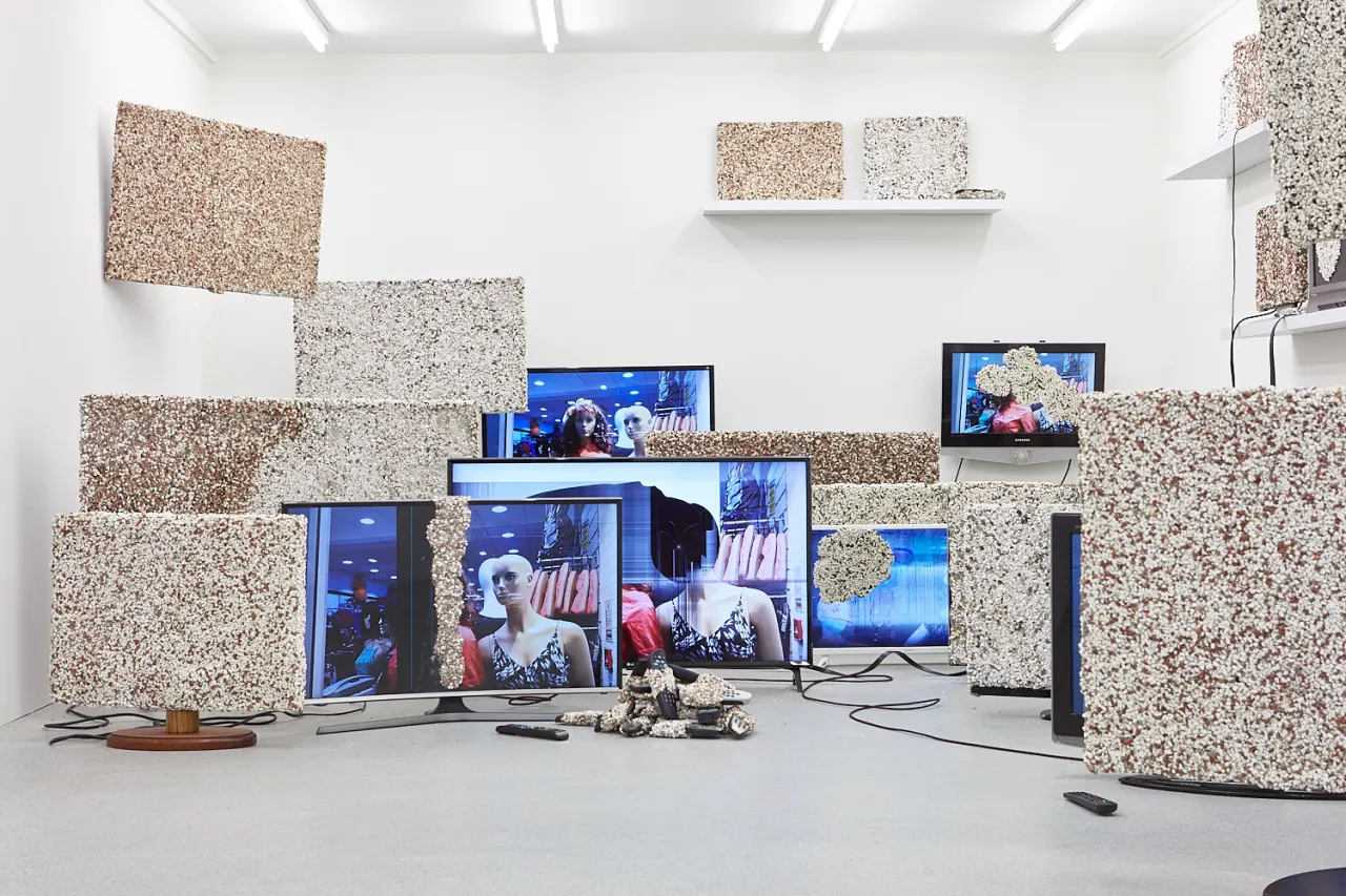 Heavy View, 2020 © Laura Yuile