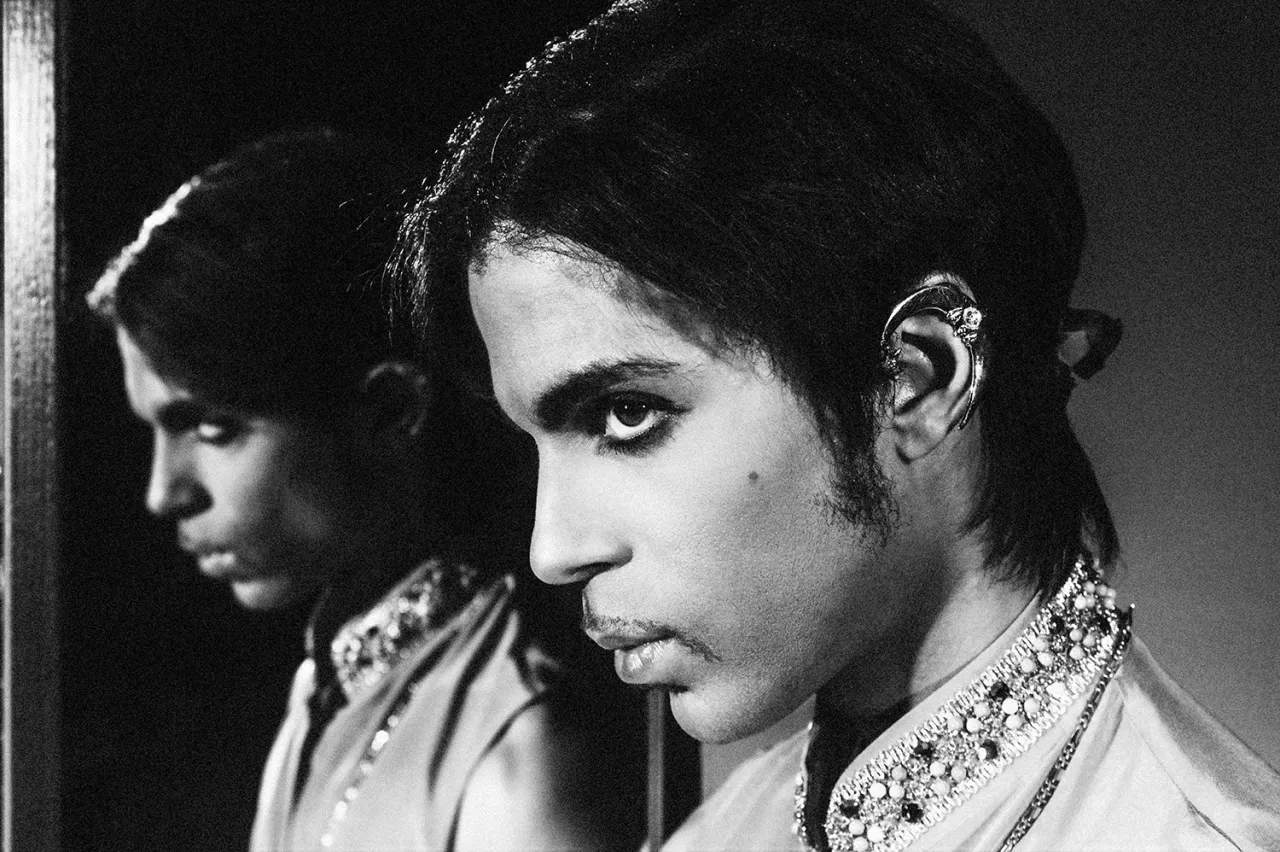 Moon in the Mirror, Paisley Park Studios, 1999   © Steven Parke
