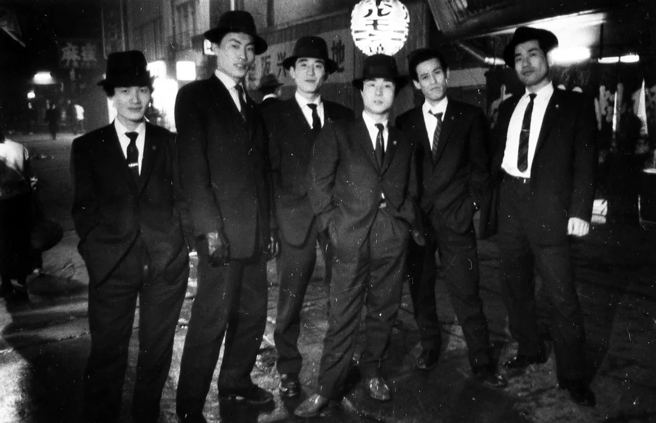 Gangsters, Osaka, Japan, 1960. All images copyright Ed van der Elsken, courtesy of Howard Greenberg Gallery, New York