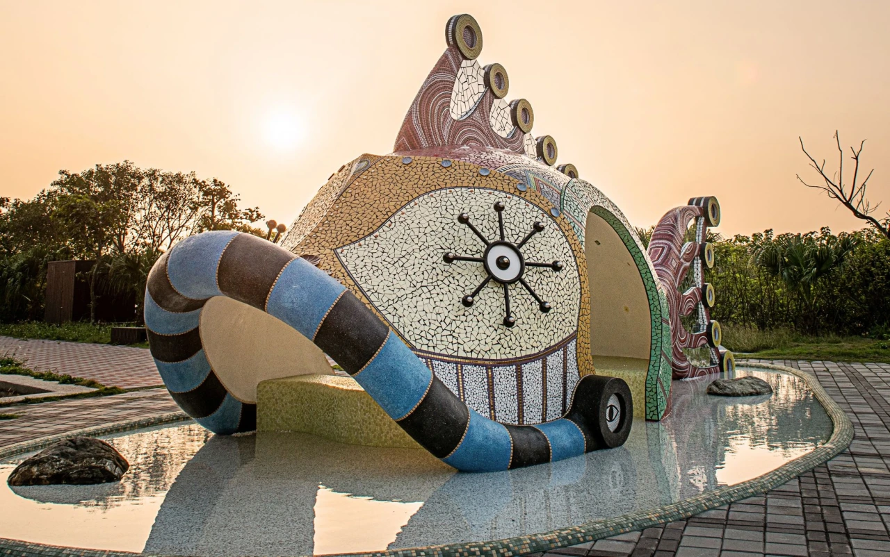 Crown of the Sea General Installation Art by Yu Liang Chen. Bronze A' Design Award Winner in the Arts, Crafts and Ready-Made Design Category, 2019-2020.