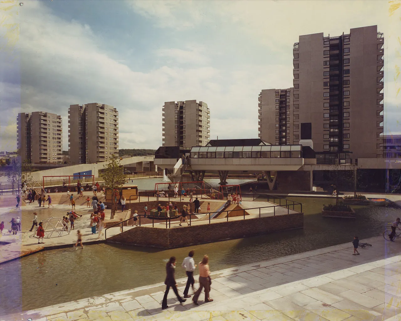 Children’s playground and the Lakeside Health Centre, Tavy Bridge. 1973 © Bexley Local Studies & Archive Centre