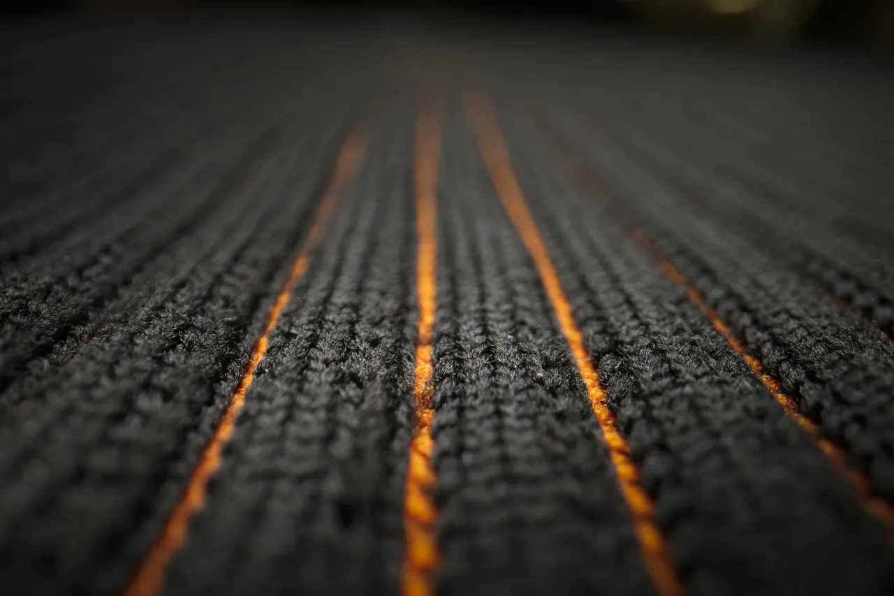Adaptive knitting piece