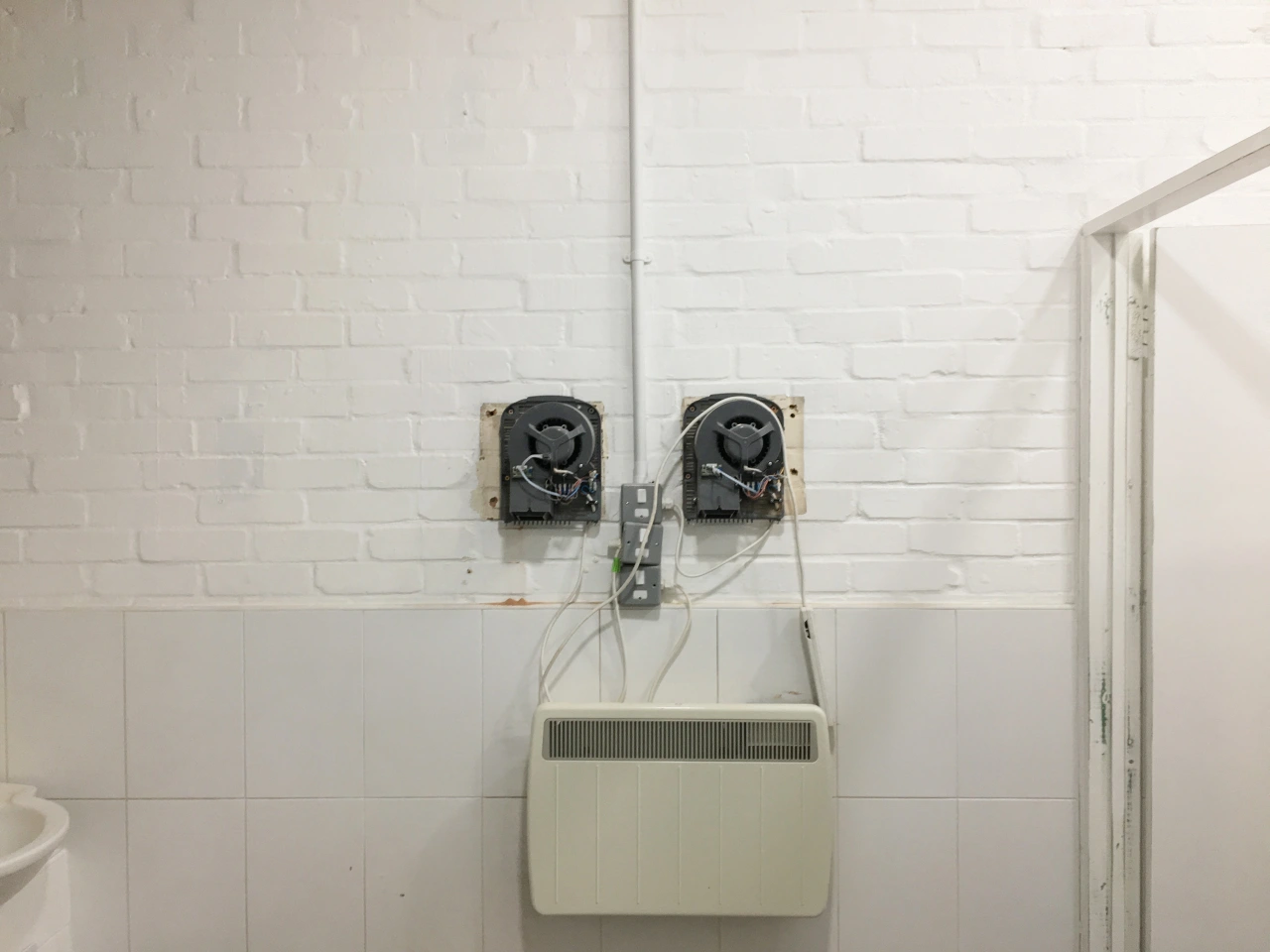 All images from Hand Dryers by Samuel Ryde, published by Unicorn, £10  © [Samuel Ryde](http://www.samuelryde.com) 2020