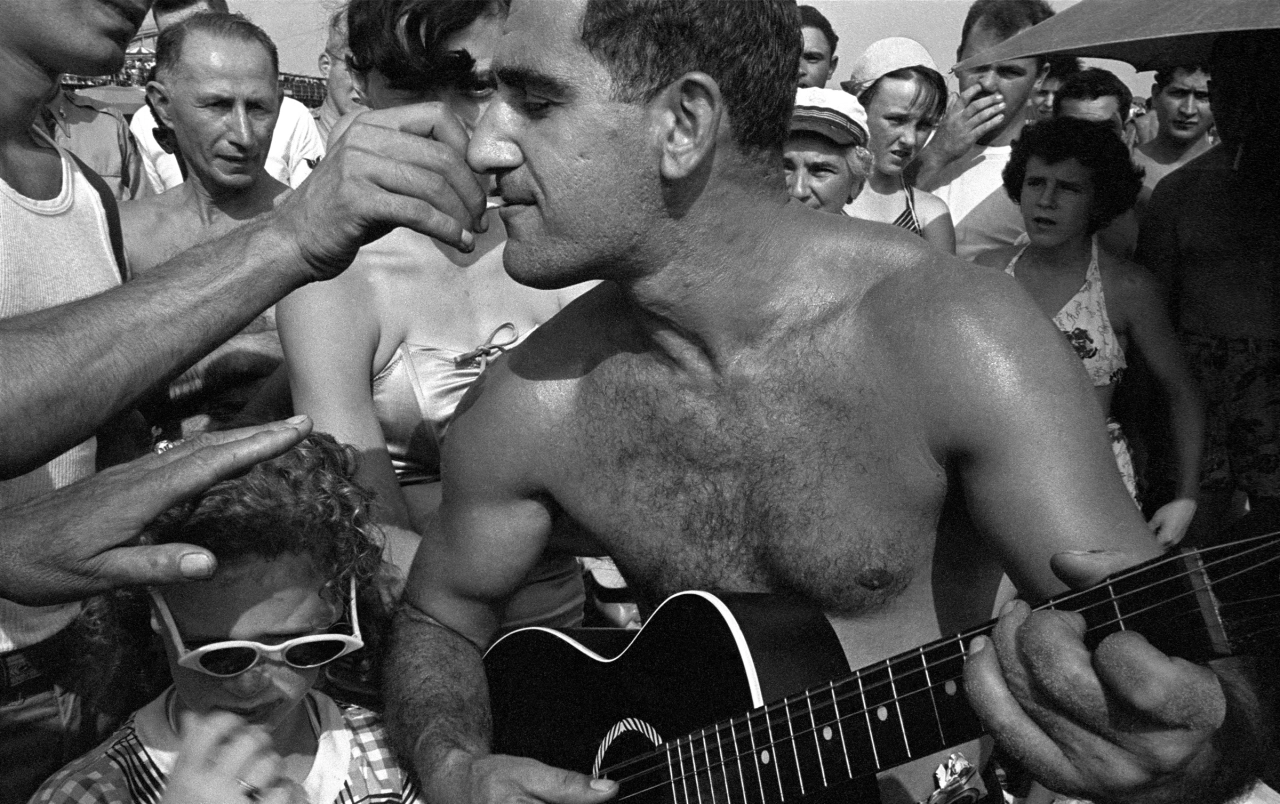 Guitar & Cigarette, 1950 © Estate of Harold Feinstein All rights reserved