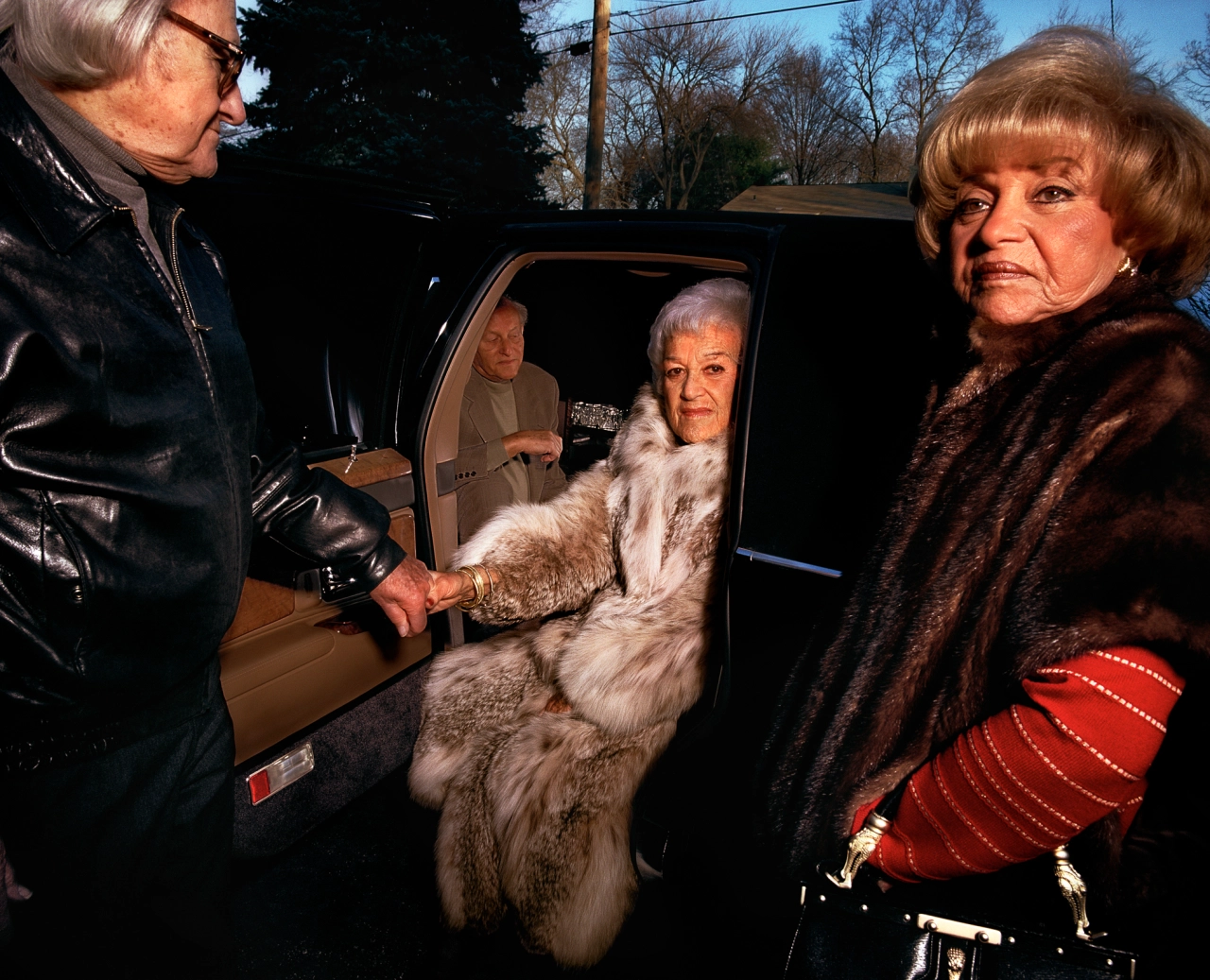 Gillian Laub, Grandpa helping Grandma out, 1999. © Gillian Laub