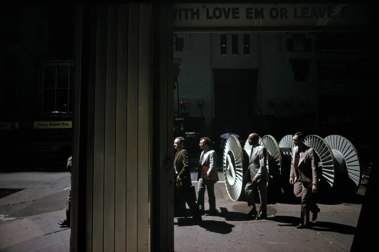 New York City, 1976 © Joel Meyerowitz courtesy Huxley-Parlour Gallery