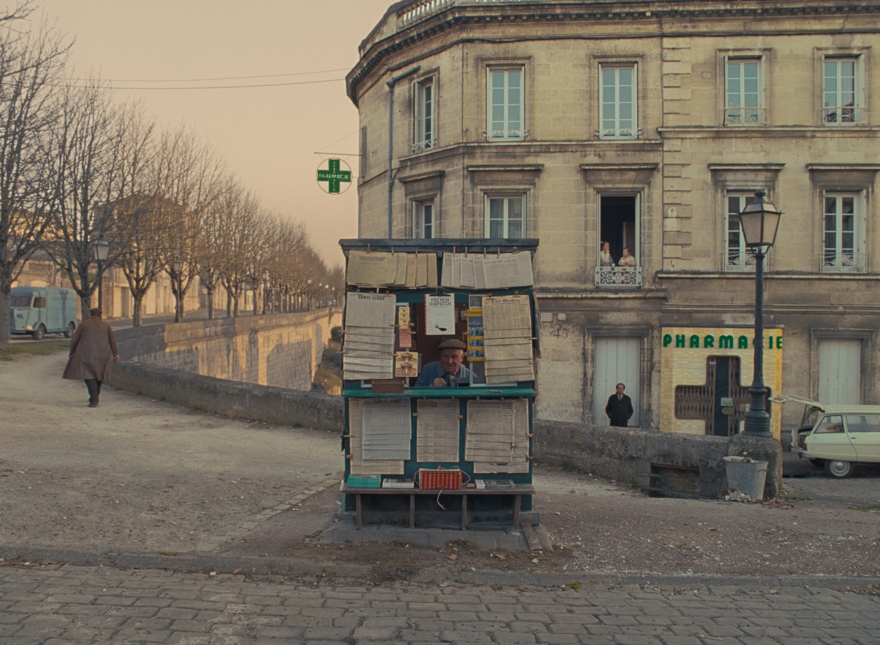 THE FRENCH DISPATCH. Photo Courtesy of Searchlight Pictures. © 2021 20th Century Studios All Rights Reserved