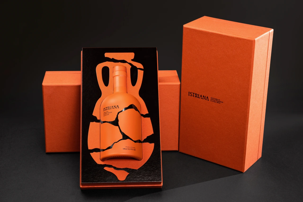 Studio Tumpić/Prenc's contemporary bottle design for Istriana – Special Award X Pantone © Pentawards 2023
