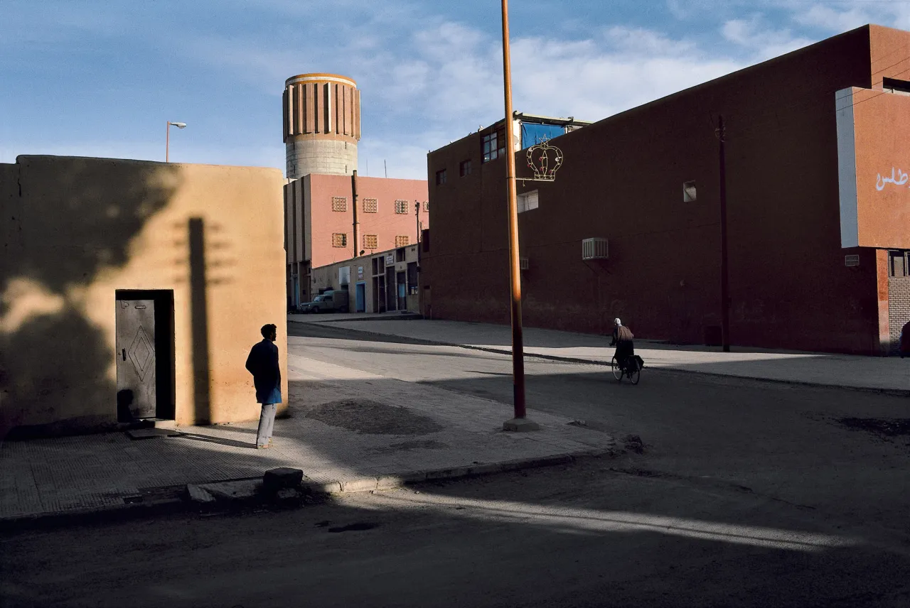 Morocco, Ouarzazate, 1982 © Harry Gruyaert / Magnum Photos. Courtesy of Michael Hoppen Gallery