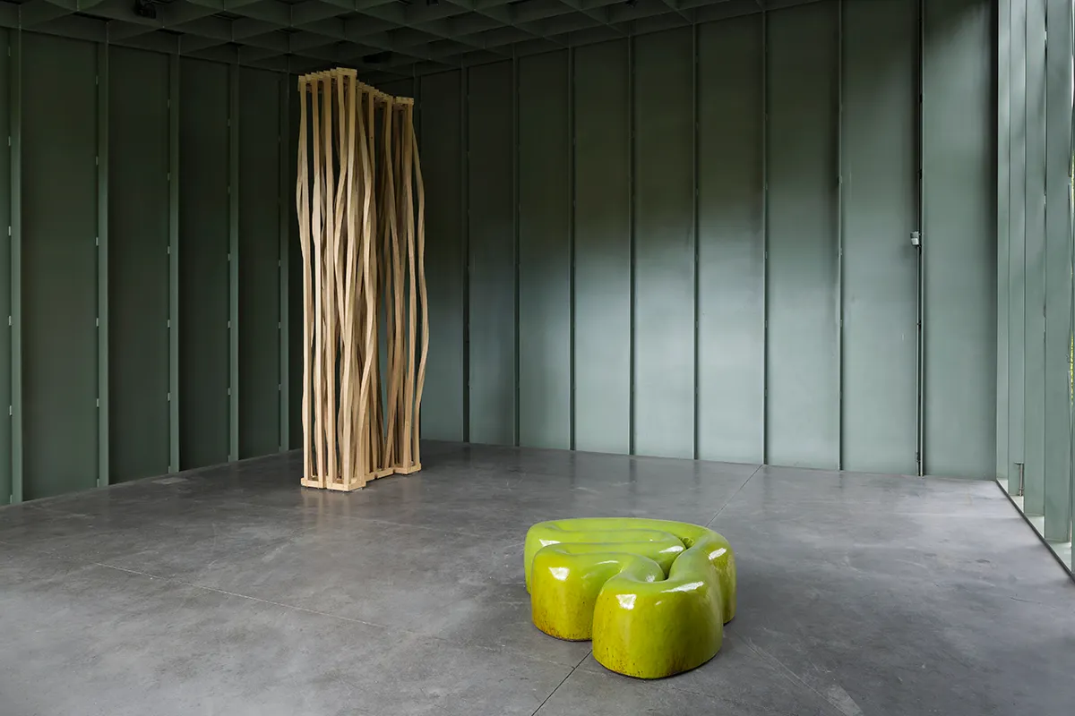 Richard Deacon, (left) 2012, I Remember (1), Wood and stainless steel, 400 x 136 x 71 cm, and (right) 2000 Tomorrow And Tomorrow And Tomorrow 'H', Glazed ceramic, 41 x 138 x 122 cm