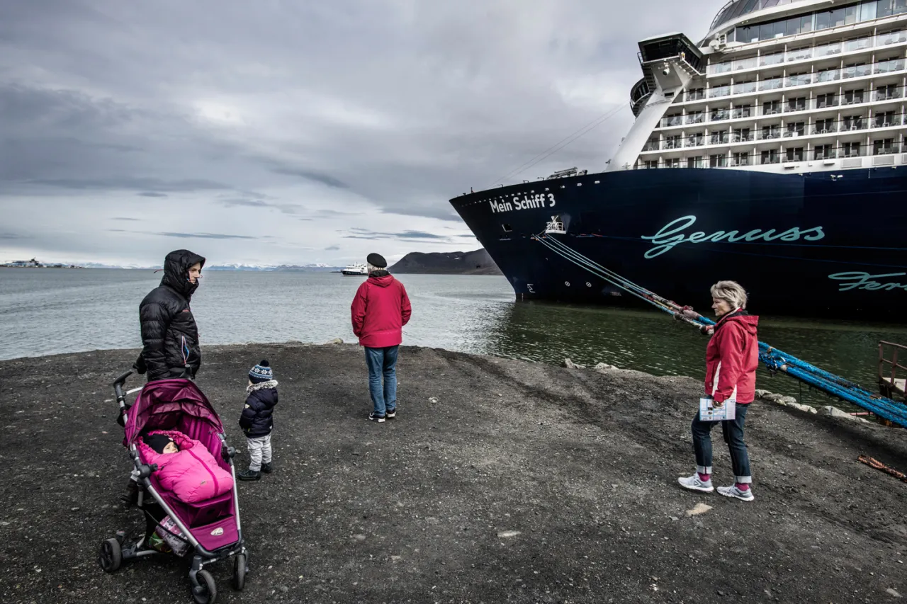 Longyearbyen, Svalbard Islands, Norway, July 2018. © Kadir van Lohuizen – NOOR for Fondation Carmignac