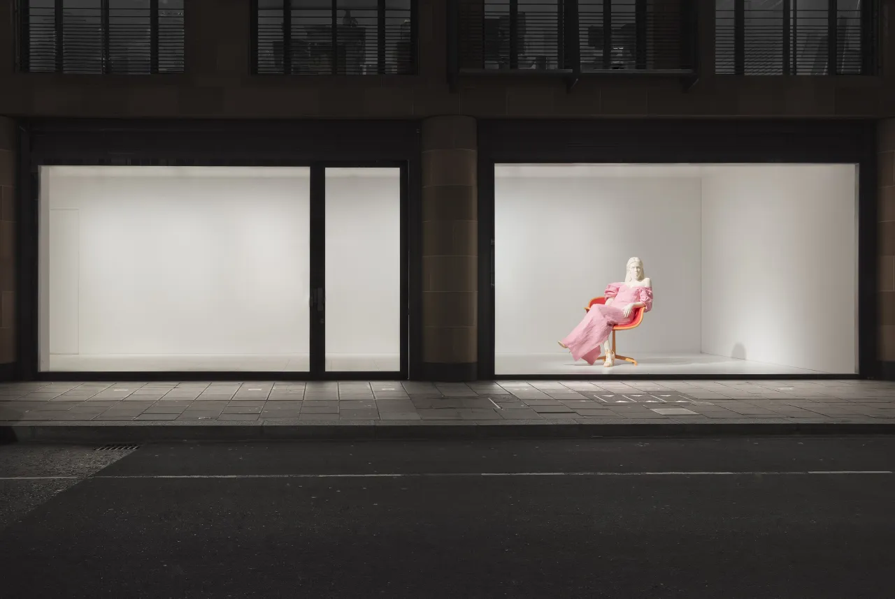 Dasha, Installation View, 2018 © Urs Fischer Photo: Lucy Dawkins. Courtesy of the artist and Gagosian