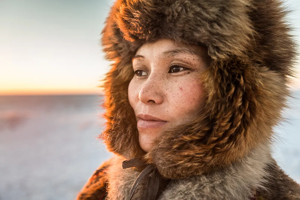 Lena (on the photo) lives with her husband Lyonya, their four-year-old daughter Christina and their three dogs – Khutyu, Khadak and Tewa. All photography: Alegra Ally/Schilt Publishing