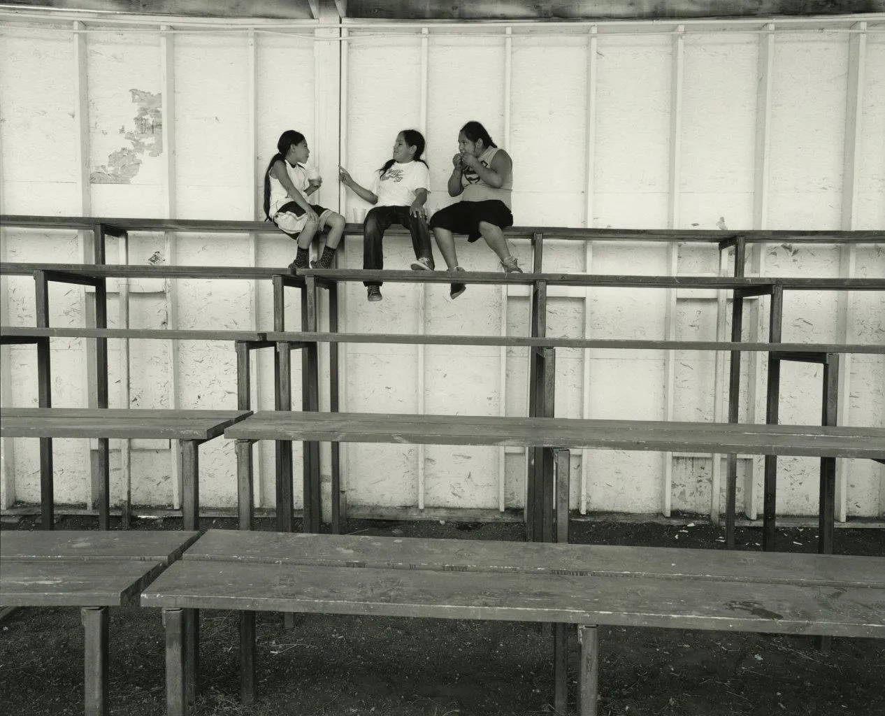 Conversation, Indian Days, Browning, Montana, July 2015 | Images copyright Tom Arndt, courtesy Howard Greenberg Gallery