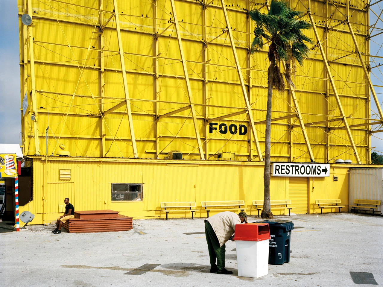 Swap Shop Drive-in Movie Theater, Fort Lauderdale, Florida 11.2012 © Mark Power / Magnum Photos