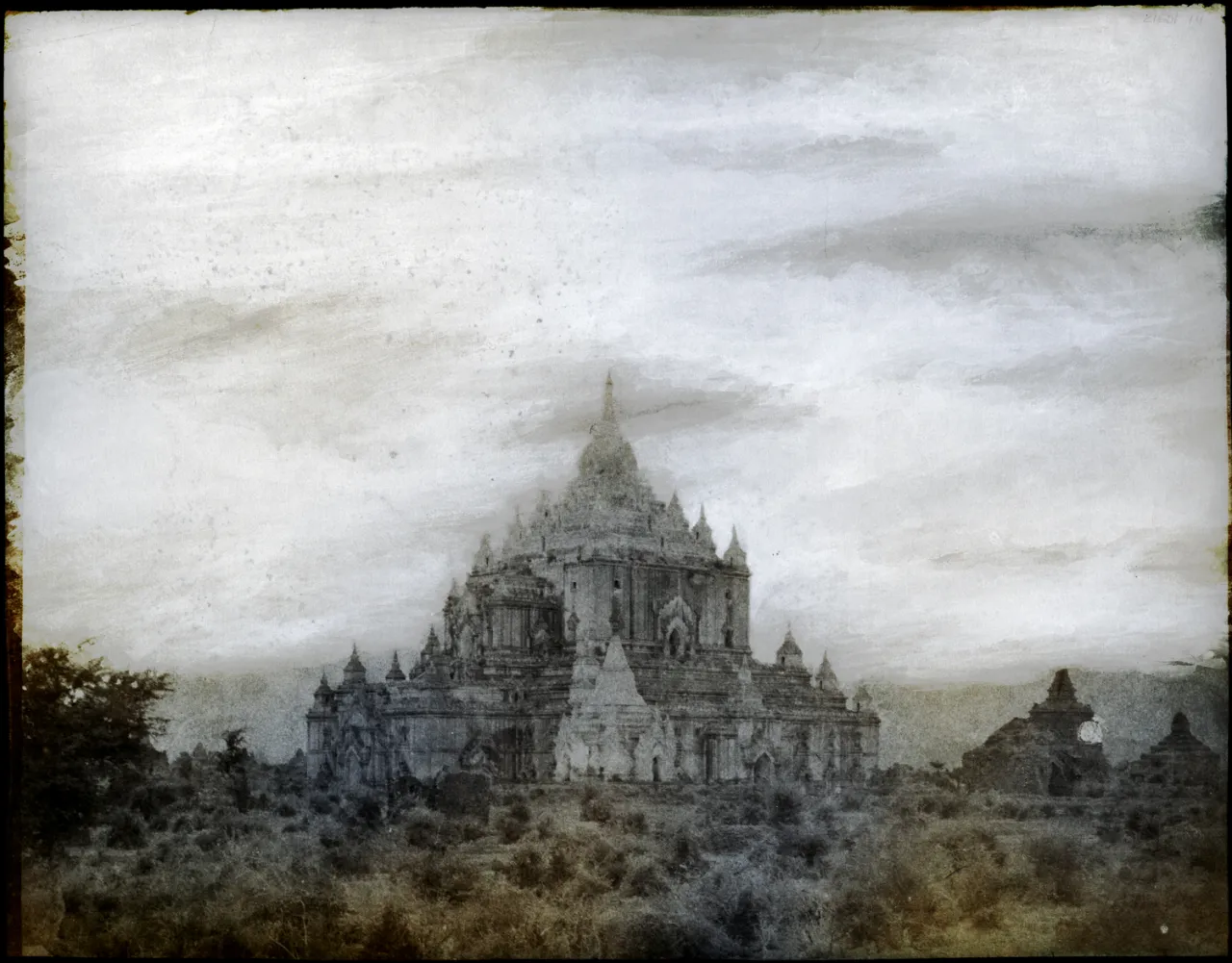 Thomas Ruff (b. 1958) Tripe_08 (Pugahm Myo. Thapinyu Pagoda) C-type print 2018 © Courtesy of Thomas Ruff and David Zwirner Gallery
