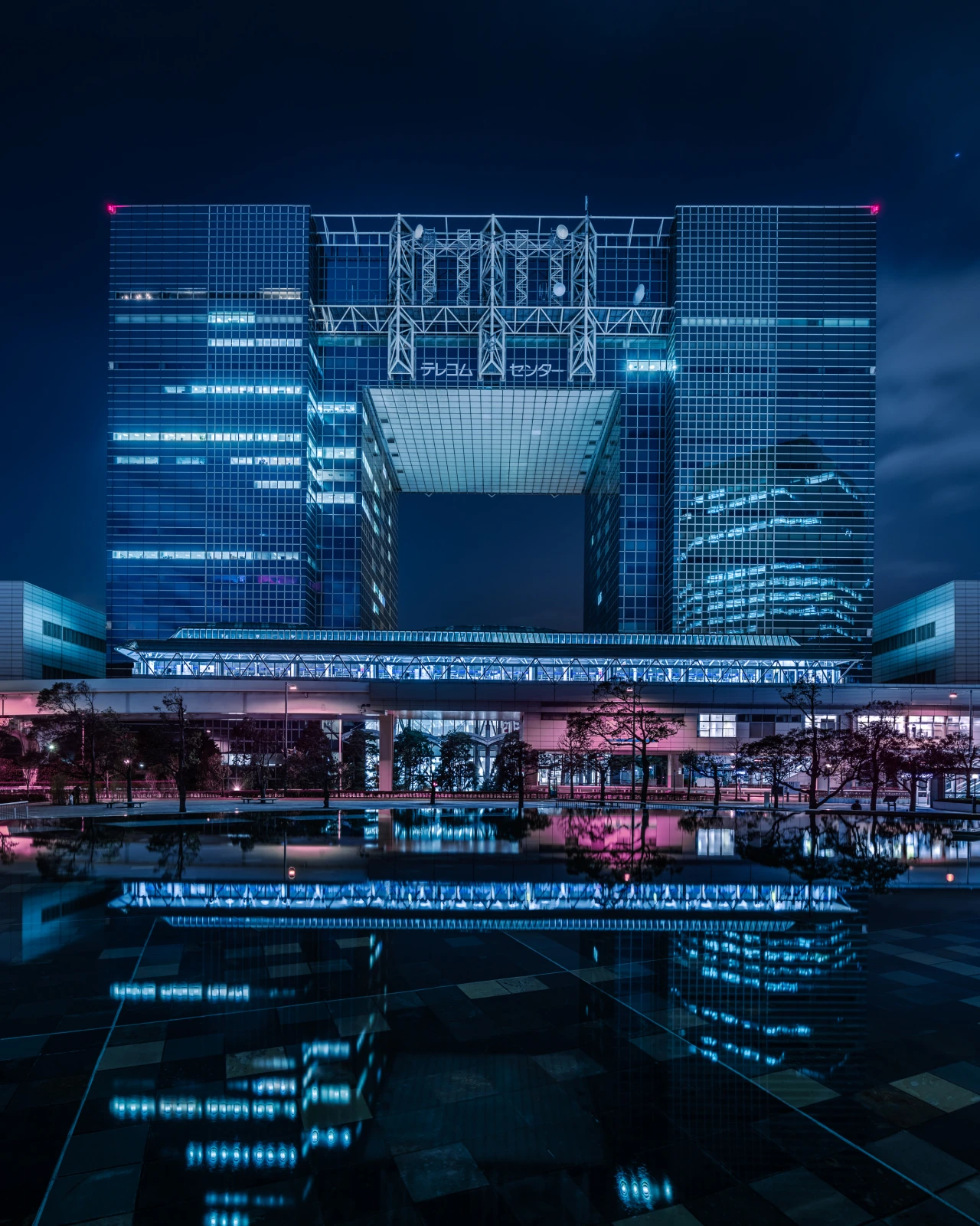 Telecom Centre © Tom Blachford