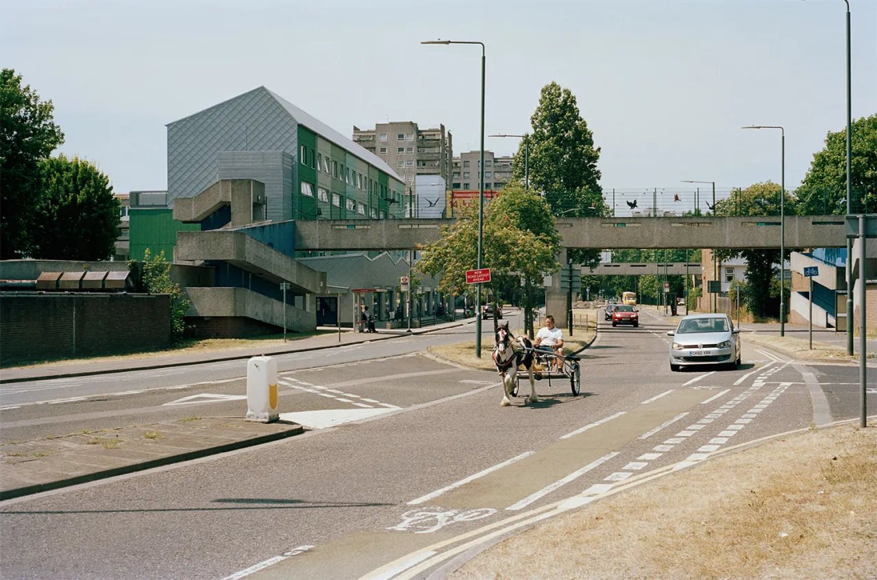 Looking west along Yarnton Way. 2018 Photography © Tara Darby