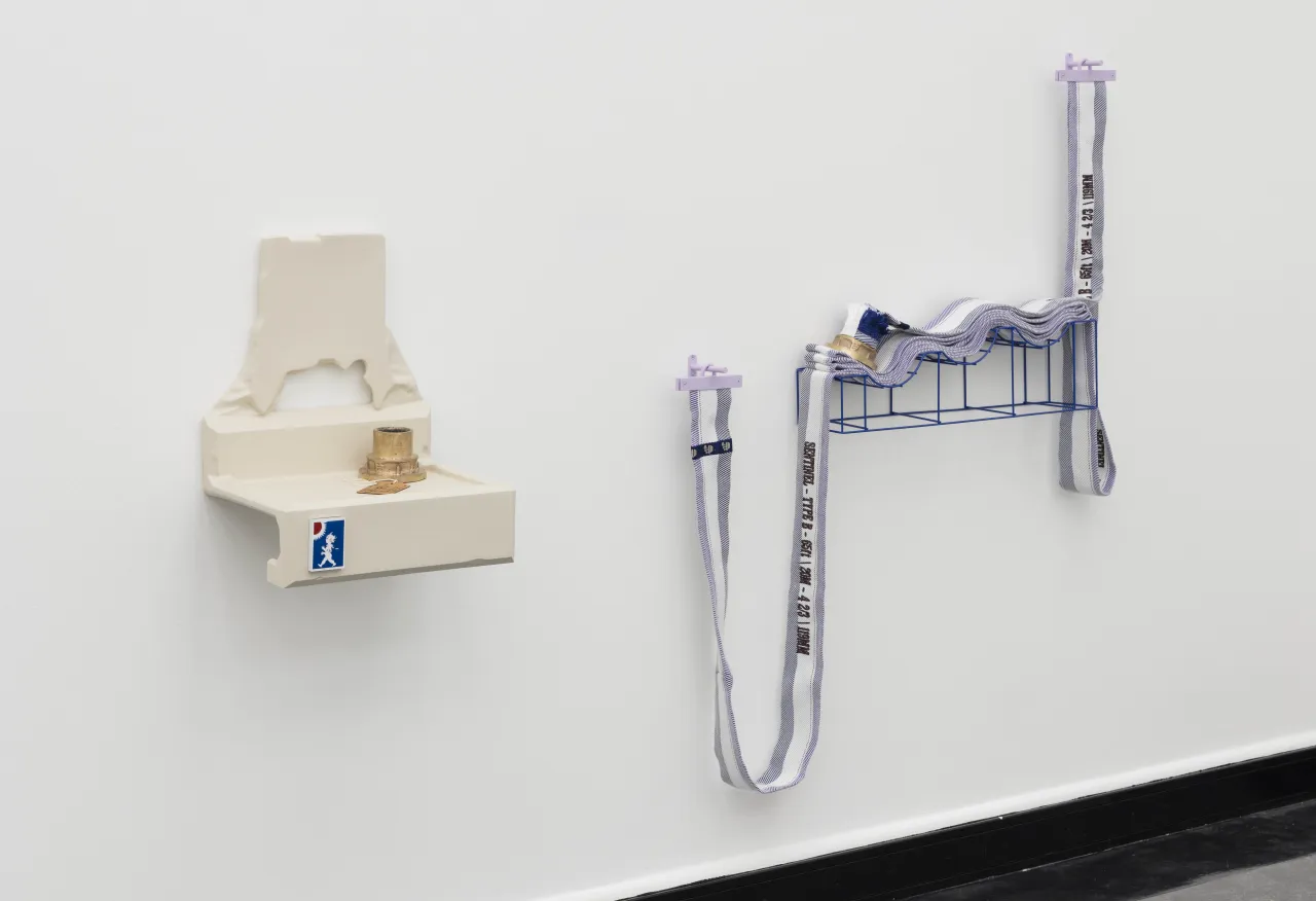 Magali Reus, Sentinel (Waterfall Plot), 2017. Photo: Plastiques. © The Artist. Courtesy The Artist and The Approach, London