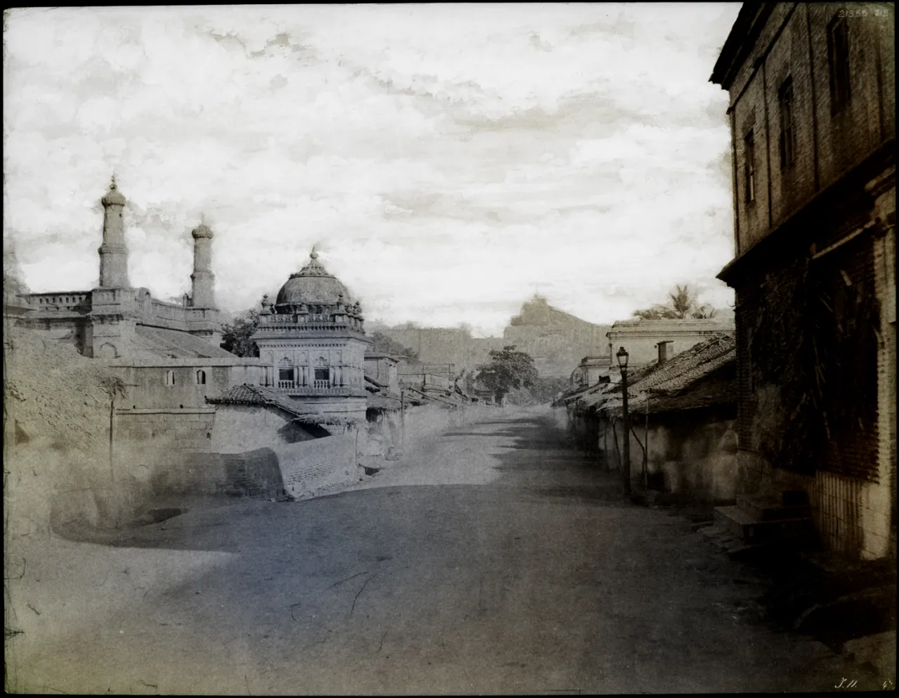Thomas Ruff (b. 1958) Tripe_17 (Trichinopoly. Street view, the rock in the distance) C-type print 2018 © Courtesy of Thomas Ruff and David Zwirner Gallery
