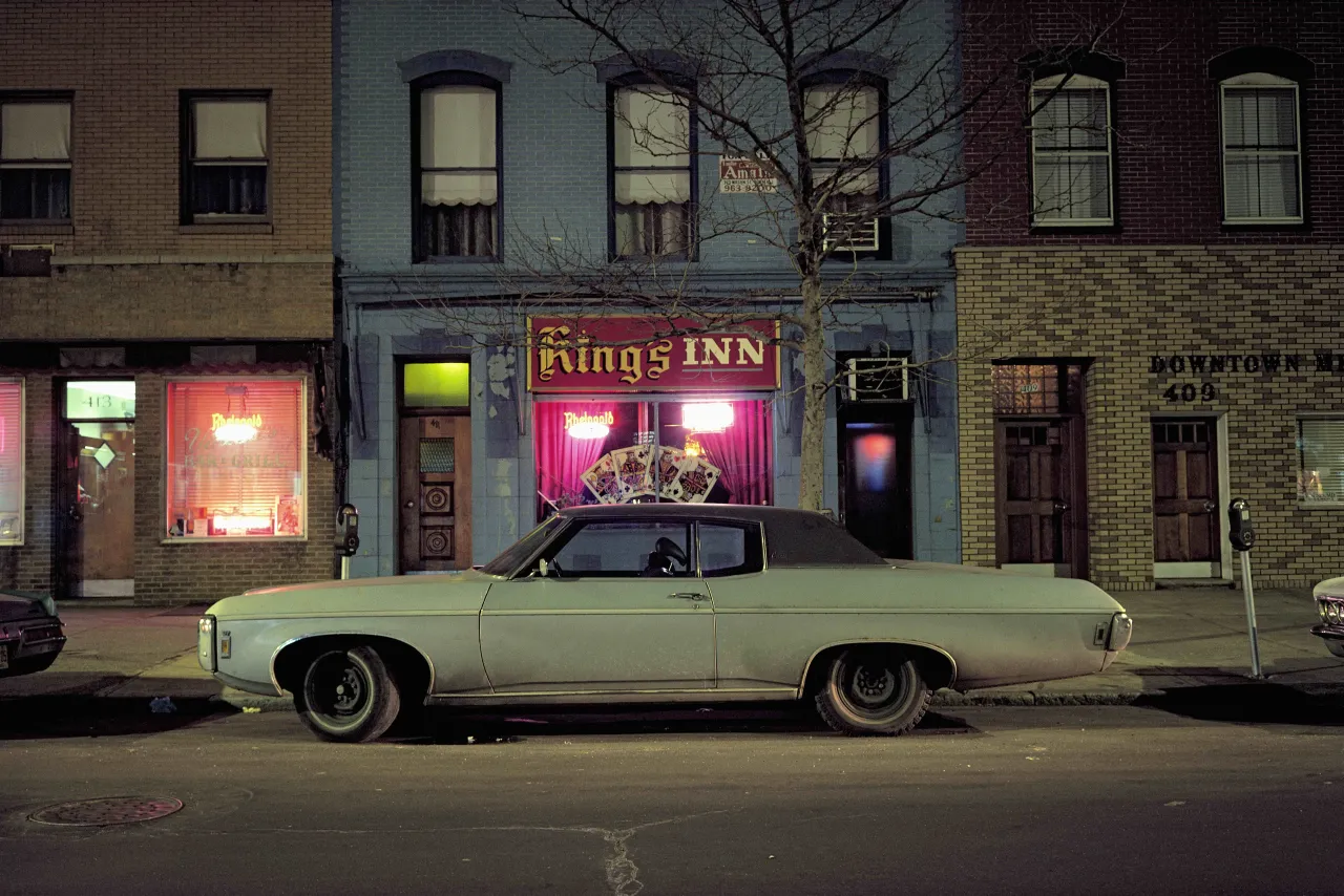 King’s Inn car, Chevrolet Caprice, Hoboken, NJ, 1975 © Langdon Clay courtesy Polka Galerie.