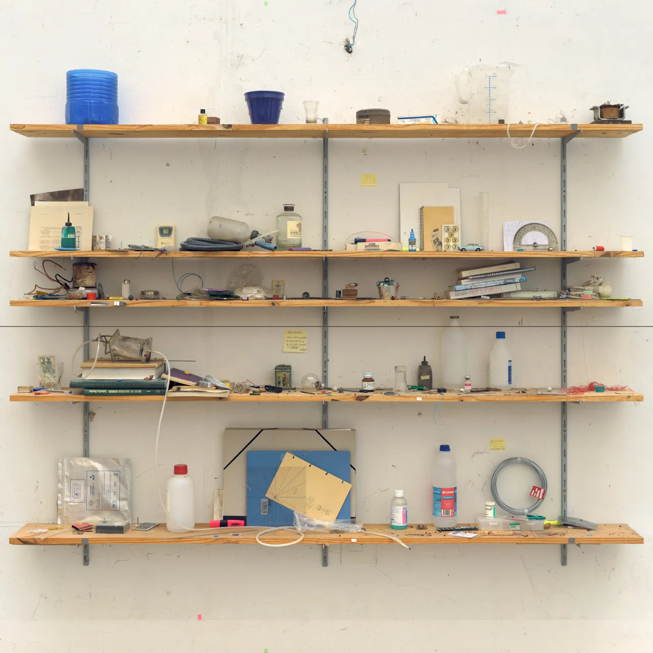 Things in a Room (Untitled #2) © Manuel Franquelo | Courtesy of Michael Hoppen Gallery