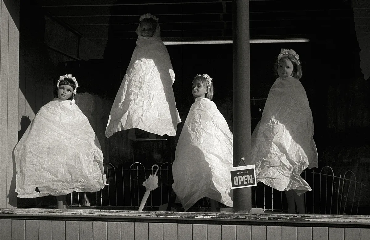 Dublin, 1991 © Krass Clement courtesy RRB PhotoBooks