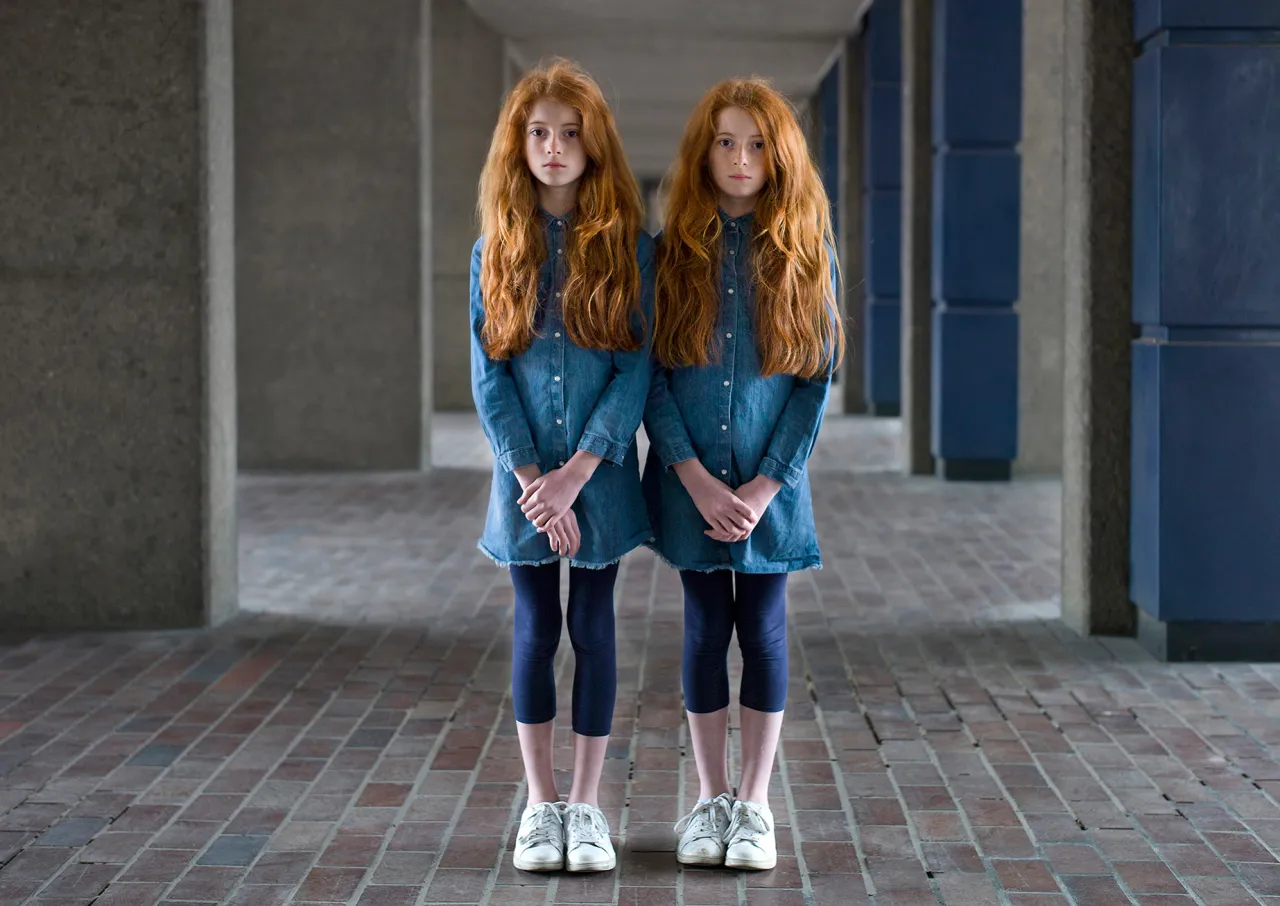 Chloe and Leah. © Peter Zelewski