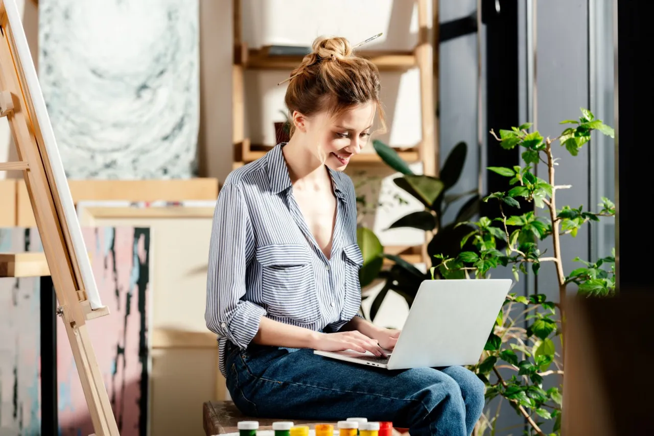 Best online stationery shop for creatives. Image licensed via Adobe Stock