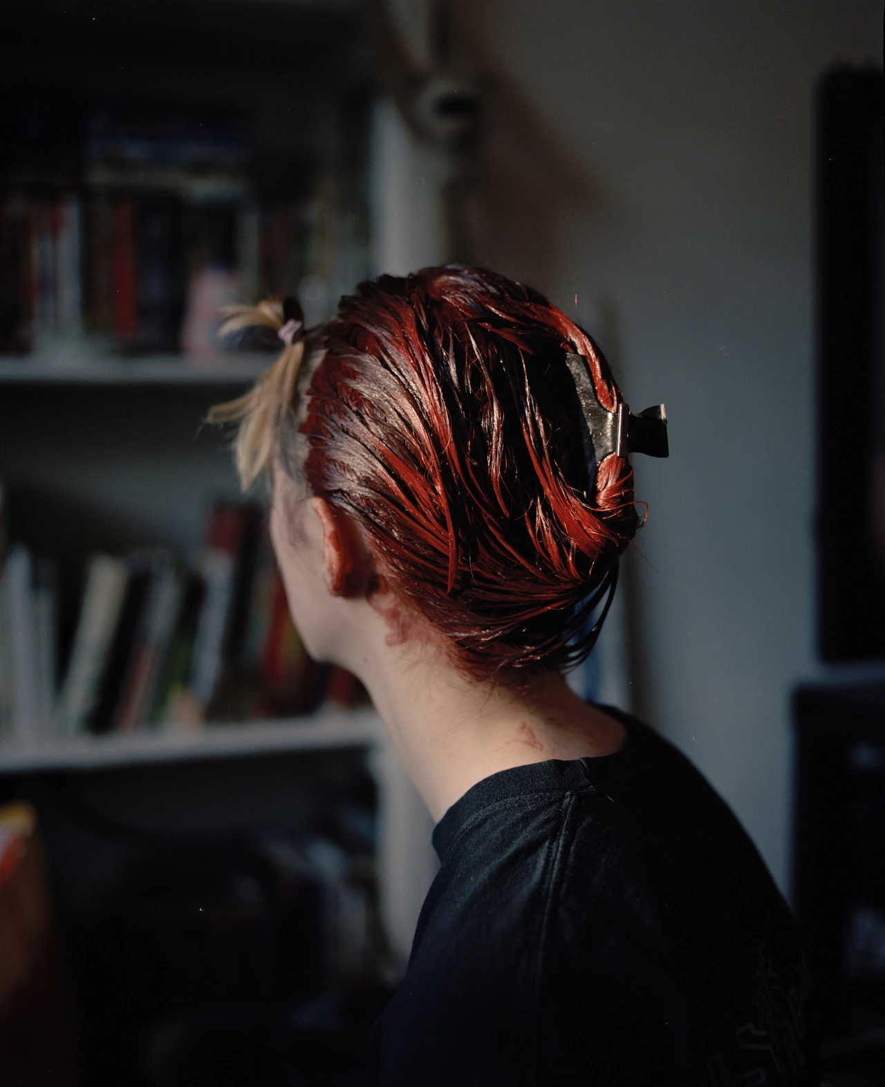 Alice from the series ‘Of Quiet Birds’ ( © Sadie Catt