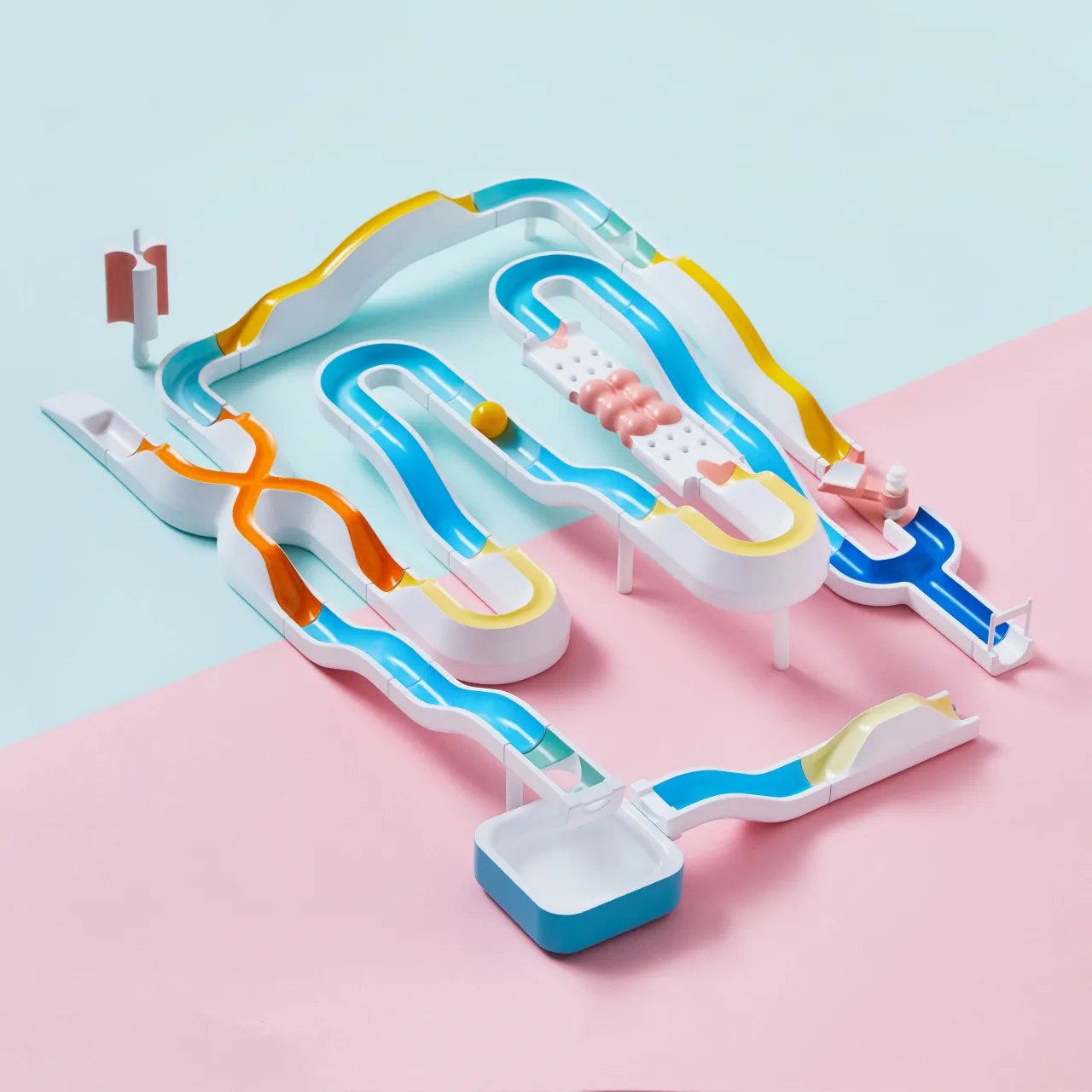 P Y Lung Breath Training Game by Yuzhen Lin, Yiting Chang and Yuhsiang Hou. Winner in the Toy, Games and Hobby Products Design Category, 2018-2019.