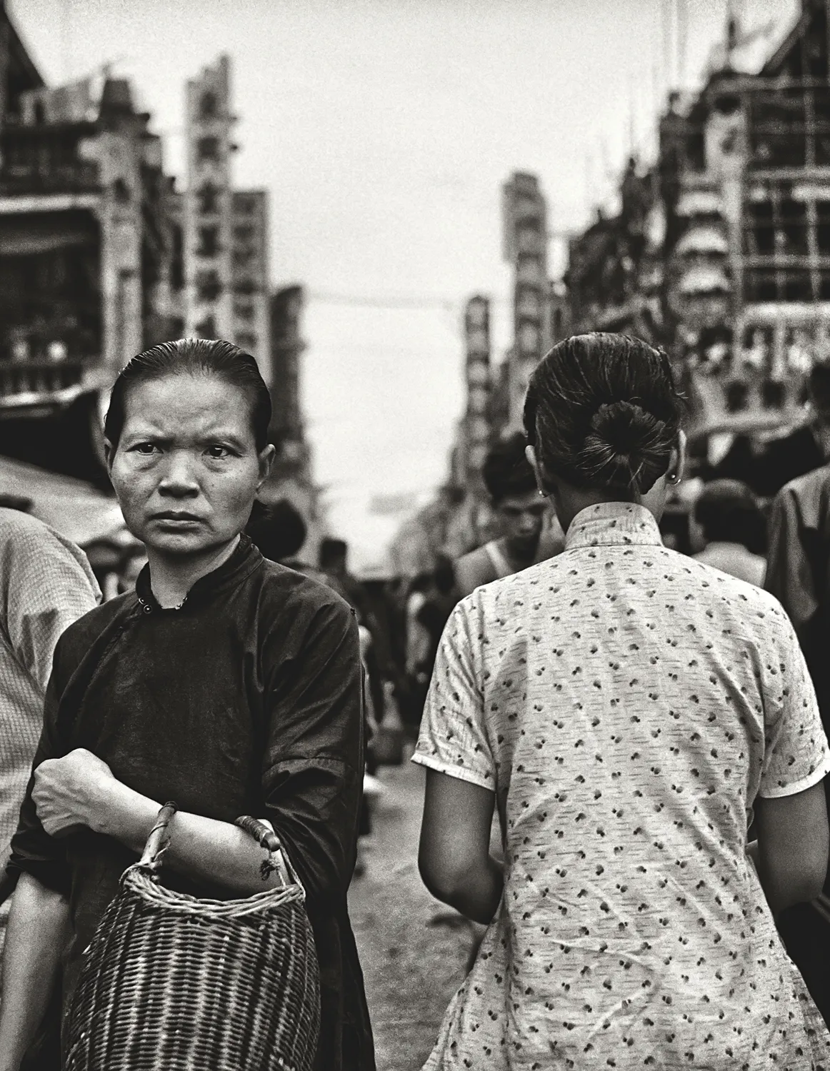 Fan Ho 'Opposites(擦肩)' Hong Kong 1950s and 60s, courtesy of Blue Lotus Gallery