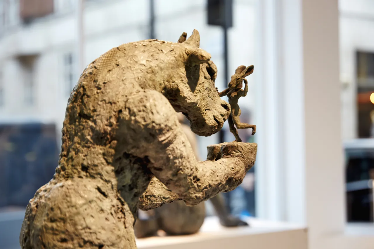 Sophie Ryder © Tania Dolvers