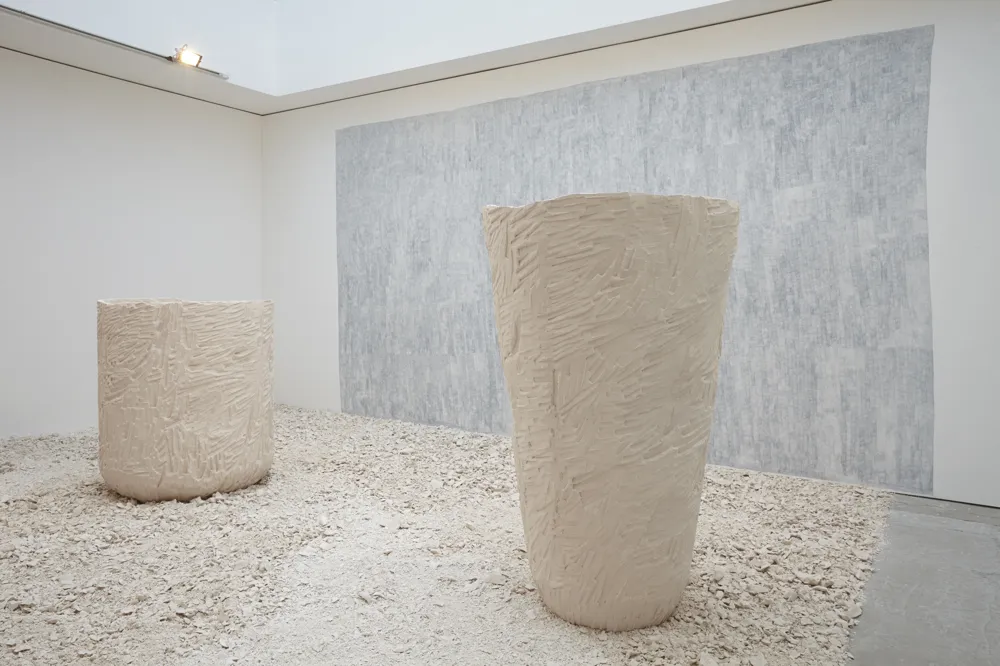 Jodie Carey, Untitled (Pots), 2015 © Jodie Carey, courtesy Edel Assanti