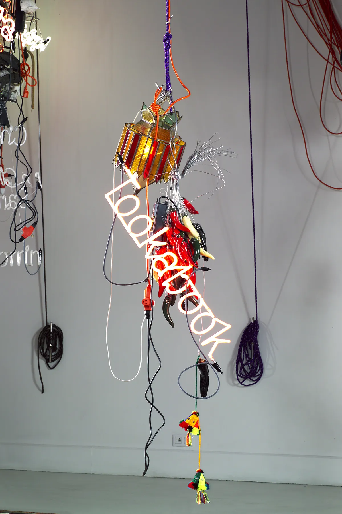 Jason Rhoades, Chandelier 44, 2006 | © The Estate of Jason Rhoades. Courtesy The Estate of Jason Rhoades, Hauser & Wirth and David Zwirner, New York /London. Photo by José Luis Guitérres