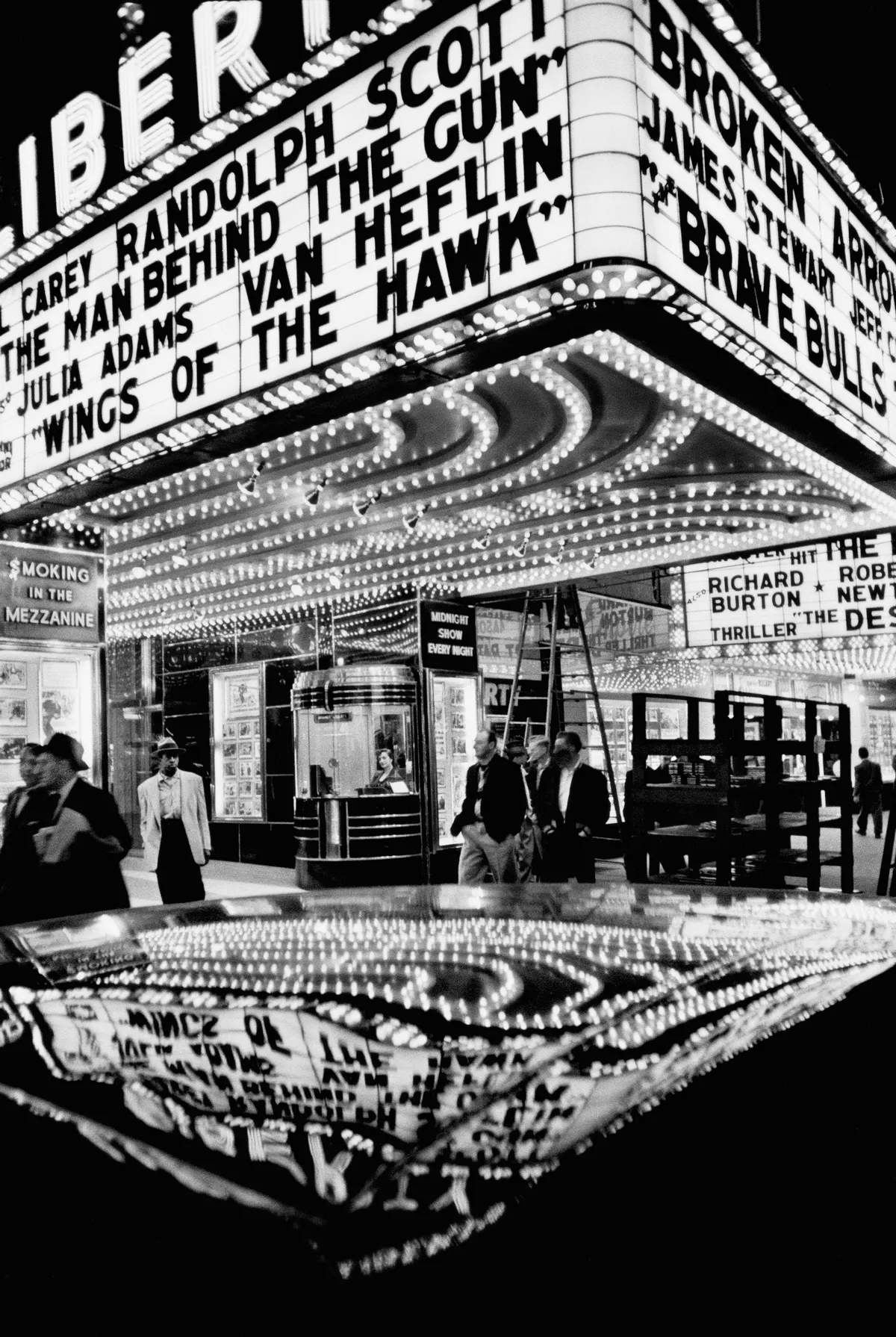 Wings of the Hawk, New York, 1955 © William Klein