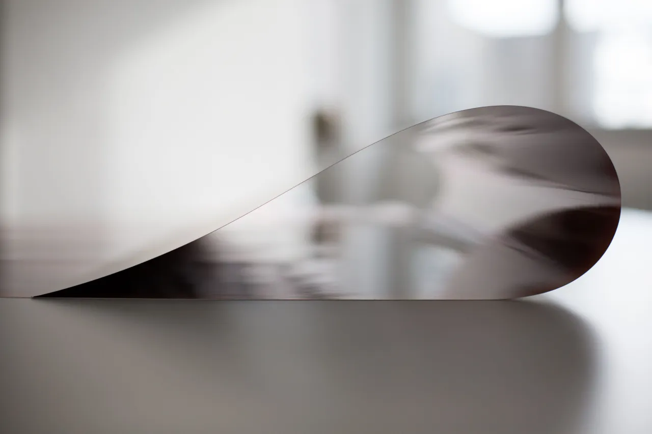 Wolfgang Tillmans  paper drop Prinzessinnenstrasse 2014  © Wolfgang Tillmans