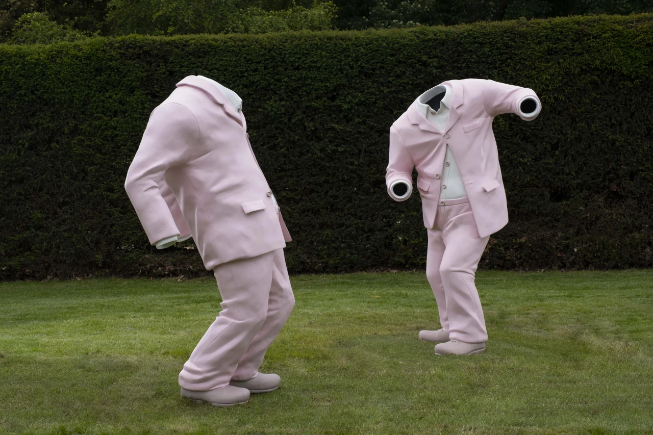 © Erwin Wurm