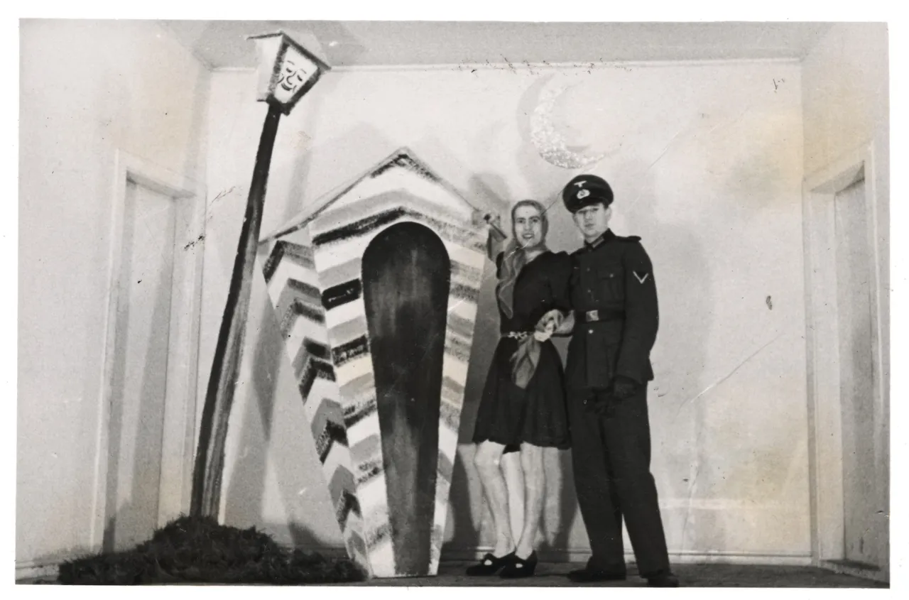 From the chapter "Unit Celebrations" © Collection Martin Dammann