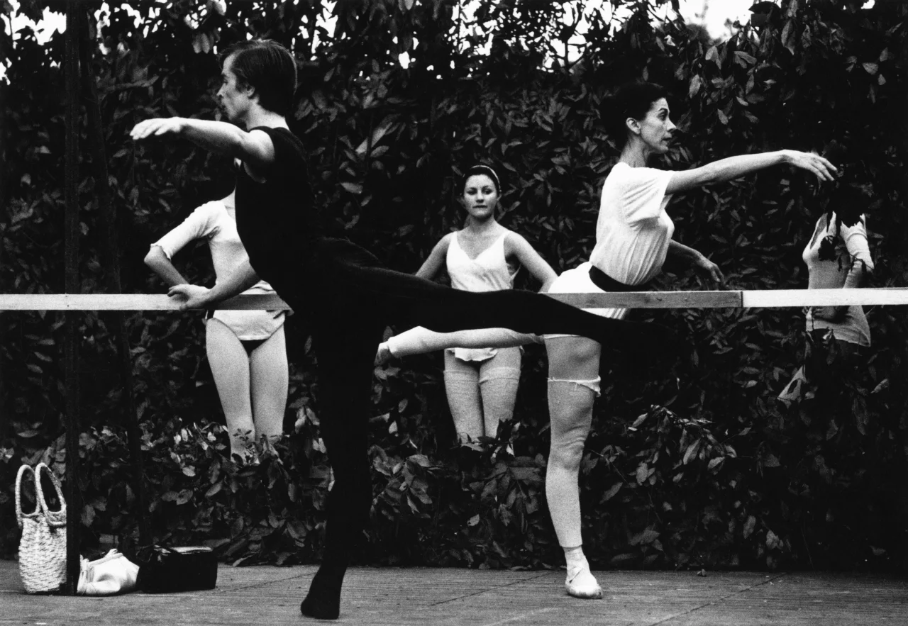 Margot Fonteyn and Rudolf Nureyev at a class before performing Swan Lake at the Nervi Festival in Italy, 1962. Copyright Colin Jones / Topfoto.co.uk