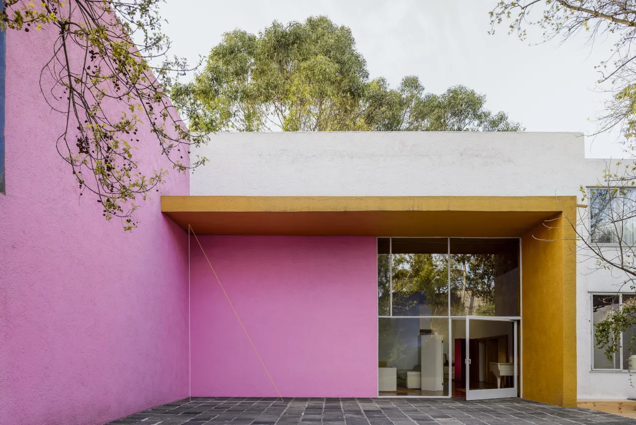 Untitled (Triangular Construction), 1989 JPG-Format (5.976 KB) 2500 x 1669 Pixel © 2018 Barragan Foundation, Switzerland/SOMAAP; Fred Sandback Archive