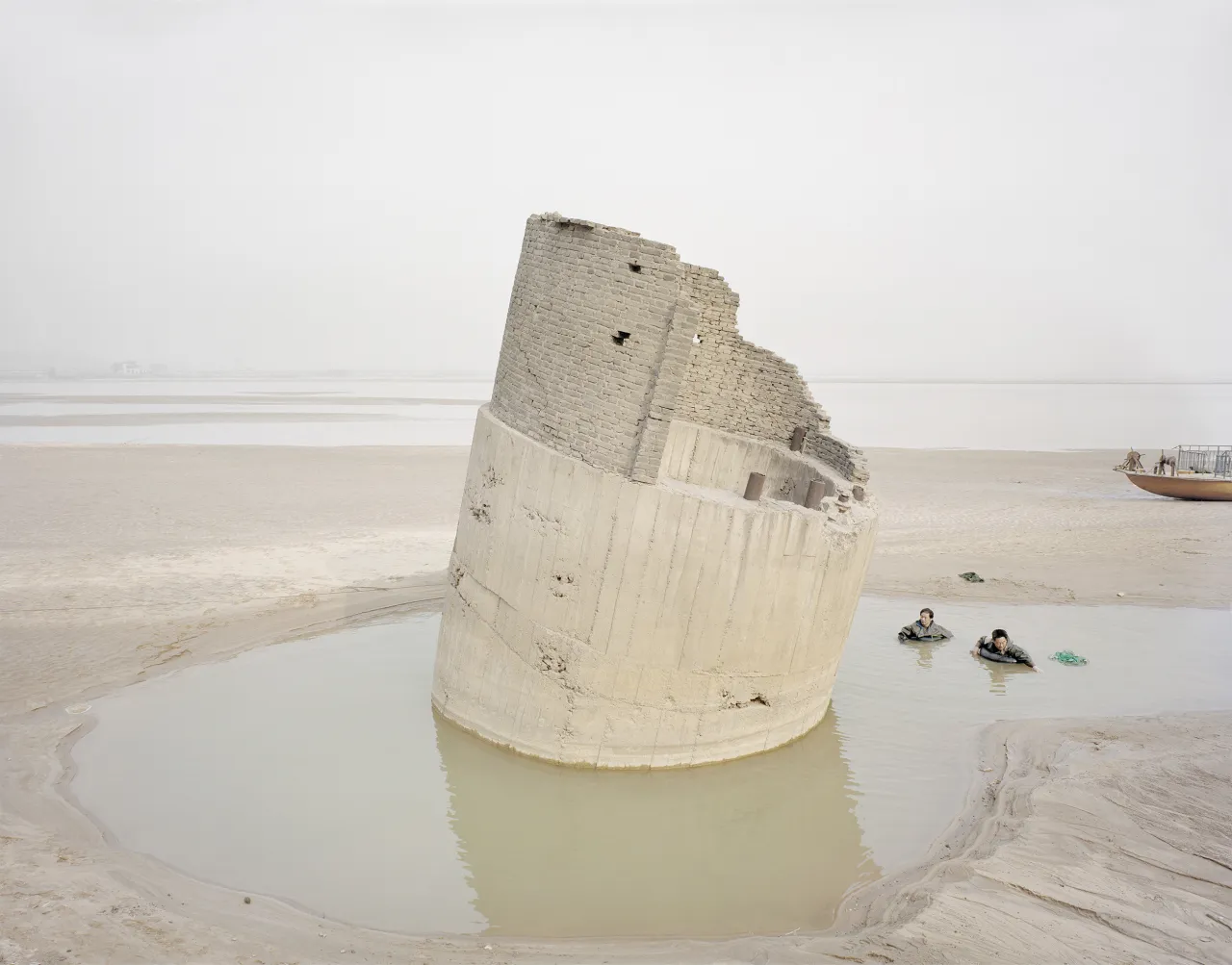People fishing by the river, Shaanxi, 2012 © Zhang Kechun