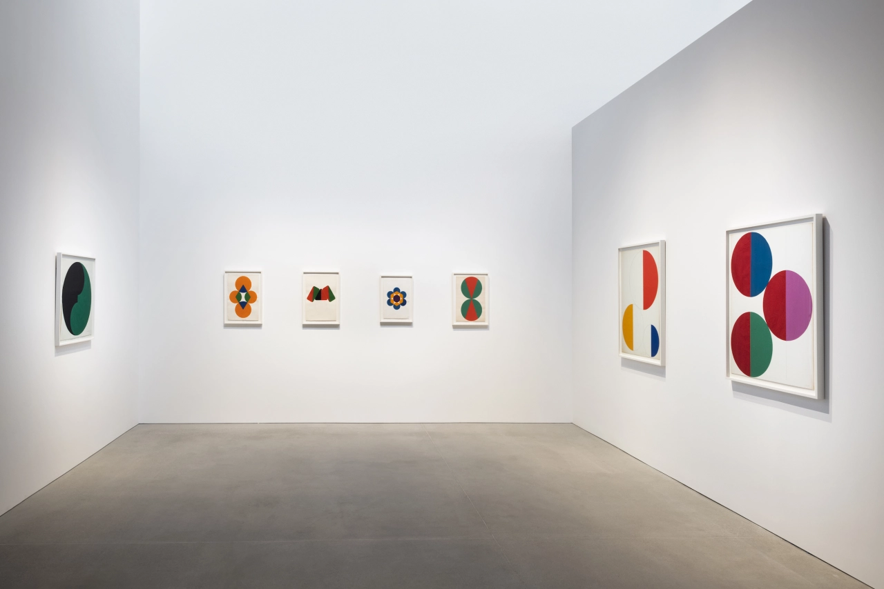 © Leon Polk Smith – Installation view of Endless Space