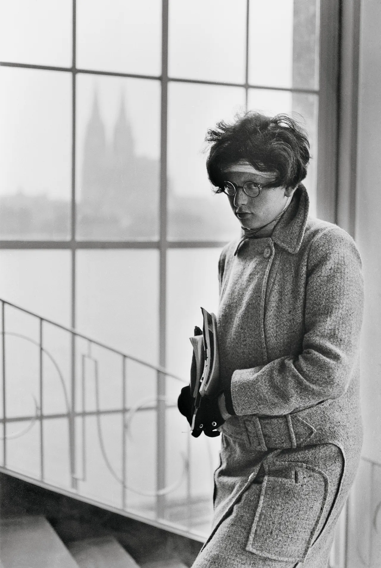 Karl Hubbuch: Hilde Hubbuch in the Haus der Rheinischen Heimat, Cologne, 1928. © Karl-Hubbuch-Stiftung, Freiburg / Photo © Münchner Stadtmuseum, Sammlung Fotografie